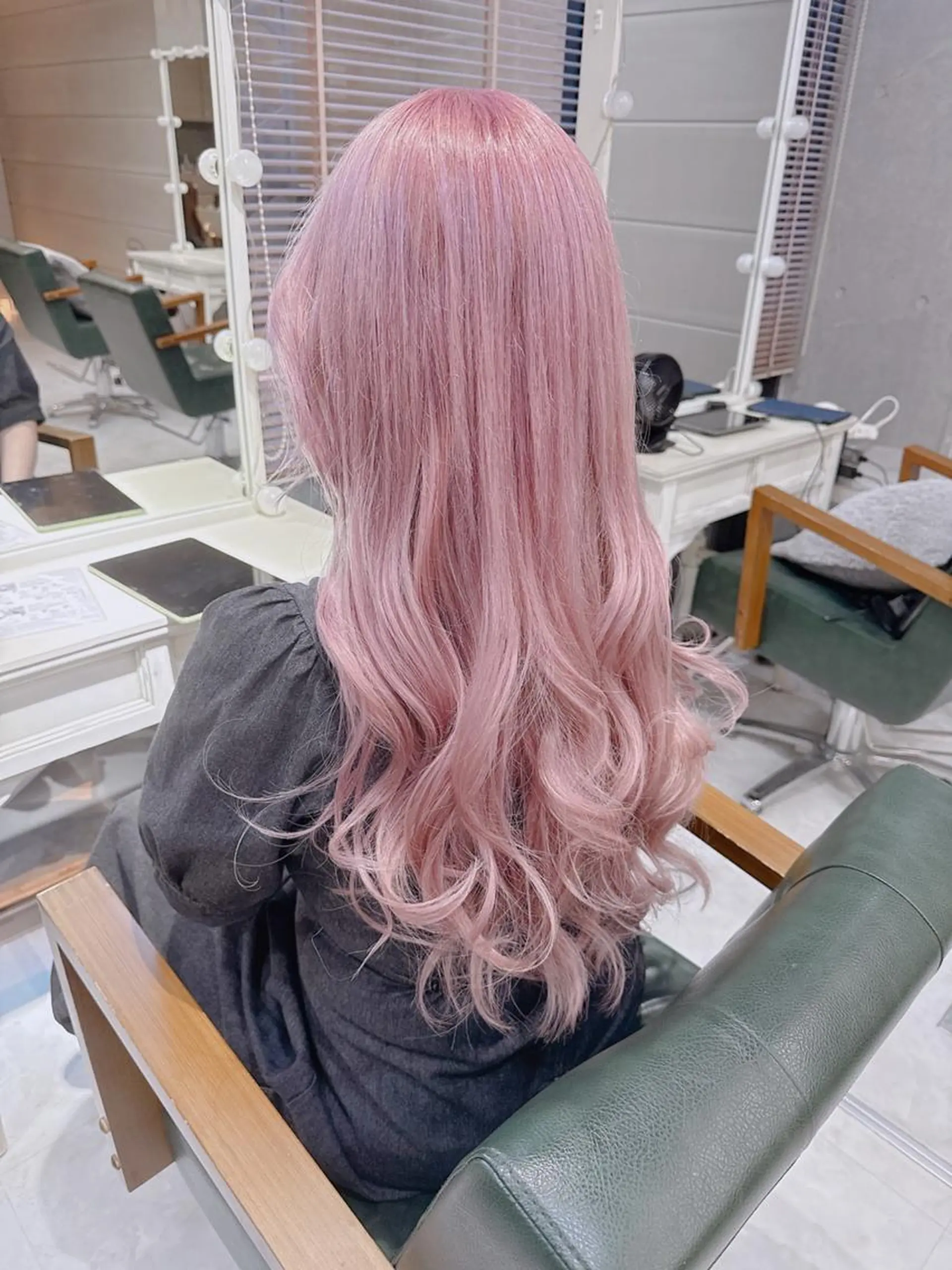 ロング カラー ブリーチ 透明感カラー ハイトーンカラー ピンクカラー ピンクパープル 𝐍𝐚𝐧𝐚{ 原宿/ハイトーン🫧のヘアスタイル