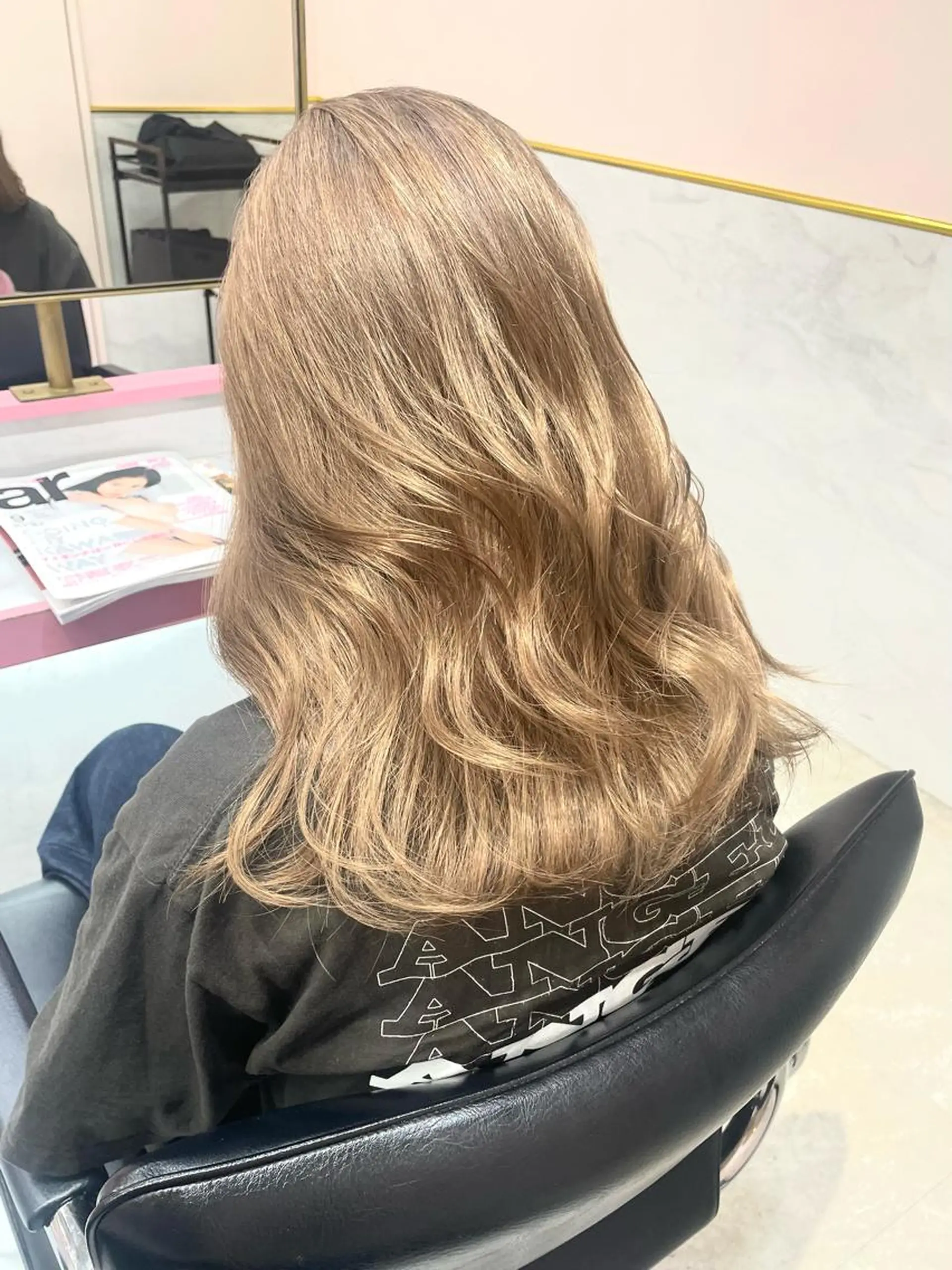 カラー 艶髪 🦋CON🦋のヘアスタイル