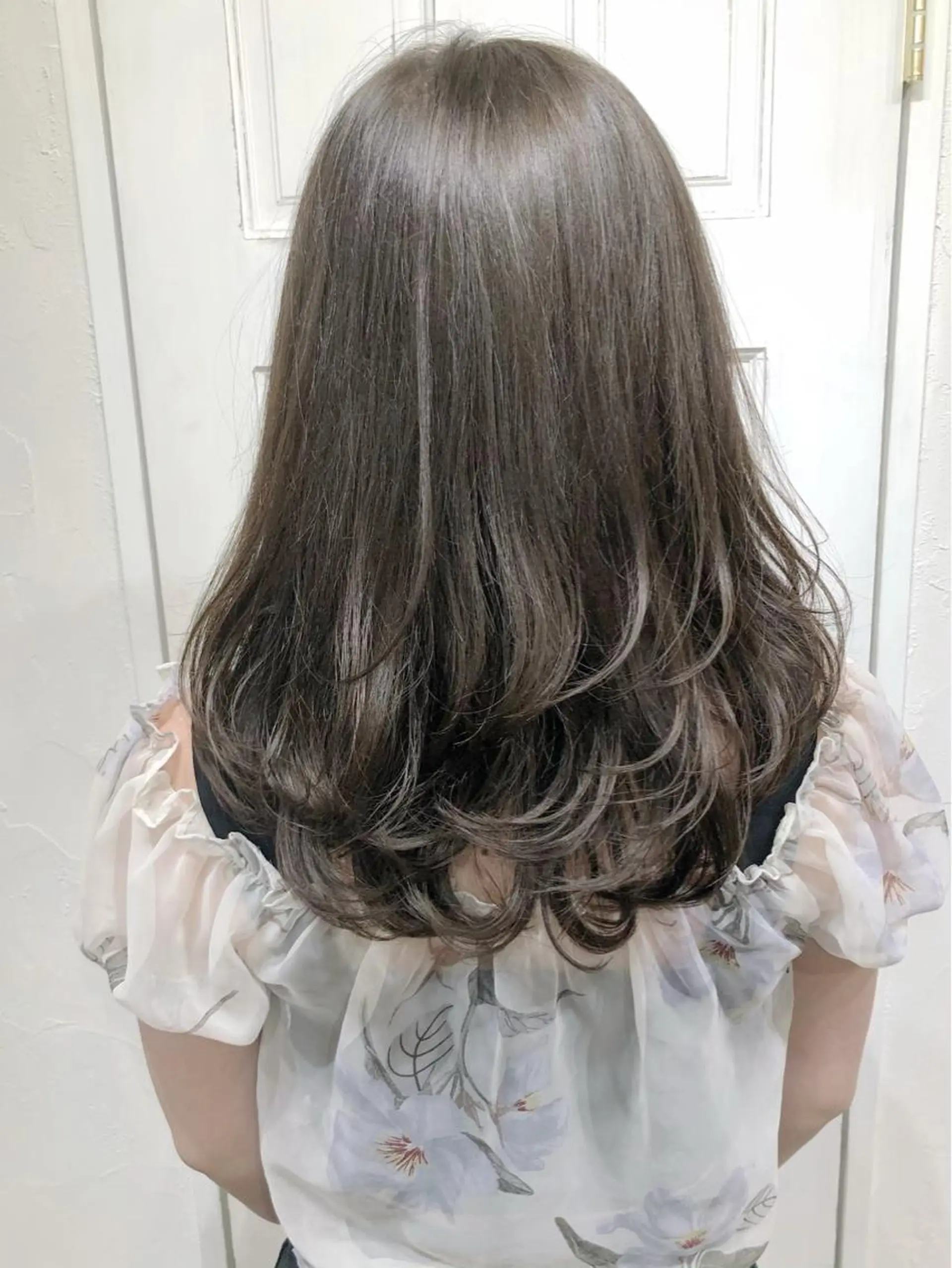 セミロング Soleria /ソレリア所属・メンズカットのプロ 田中慎一のヘアスタイル