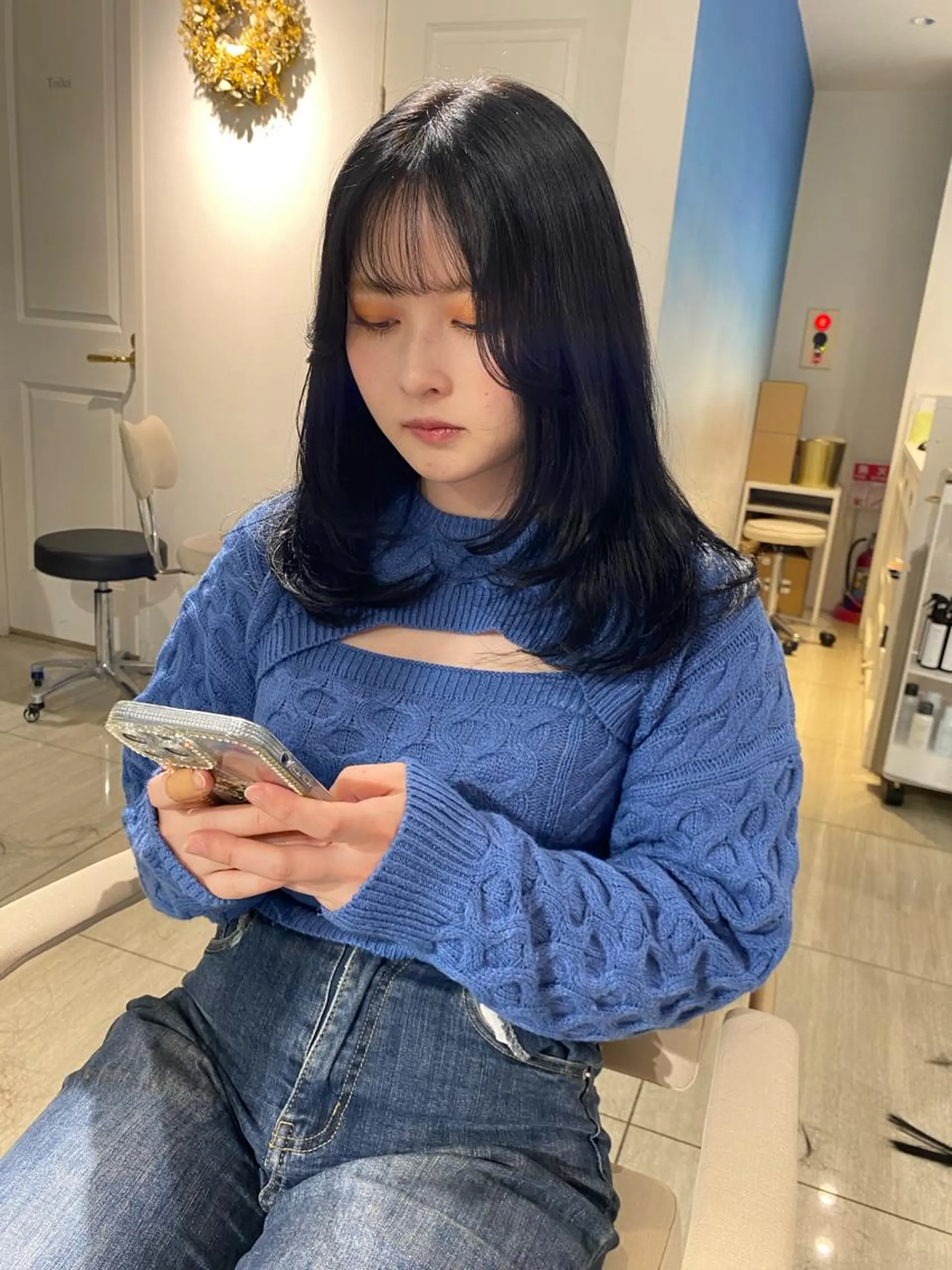 セミロング カラー 黒髪 ブルーカラー ブルーブラック くびれヘア ハイレイヤー カット ヘアカラー トリートメント 韓国風レイヤーカット 💎髪質改善"yuiのヘアスタイル