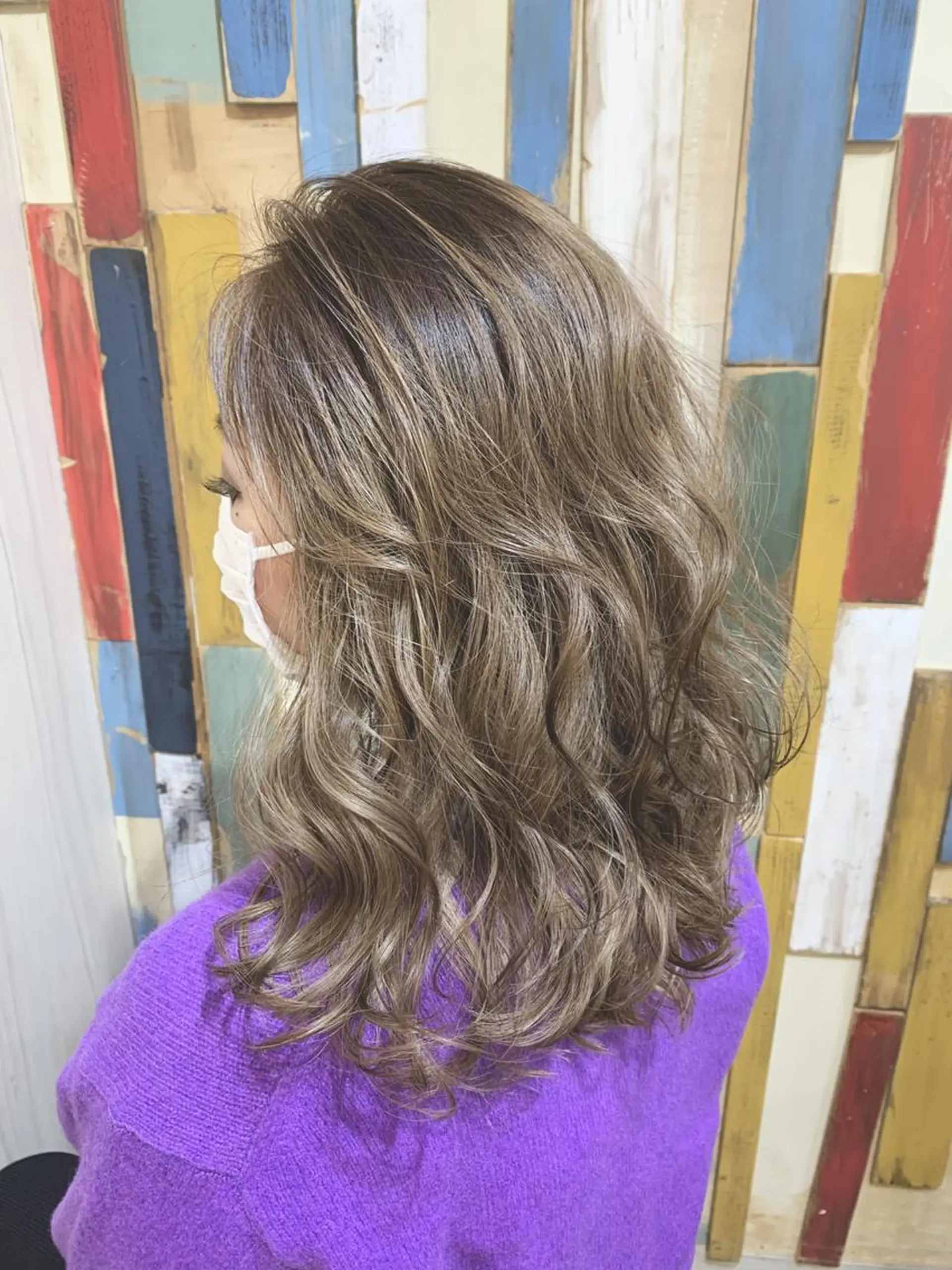 パーマ カラー セミロング 嶋村夏実🌼レイヤー 🌸白髪ぼかしのヘアスタイル