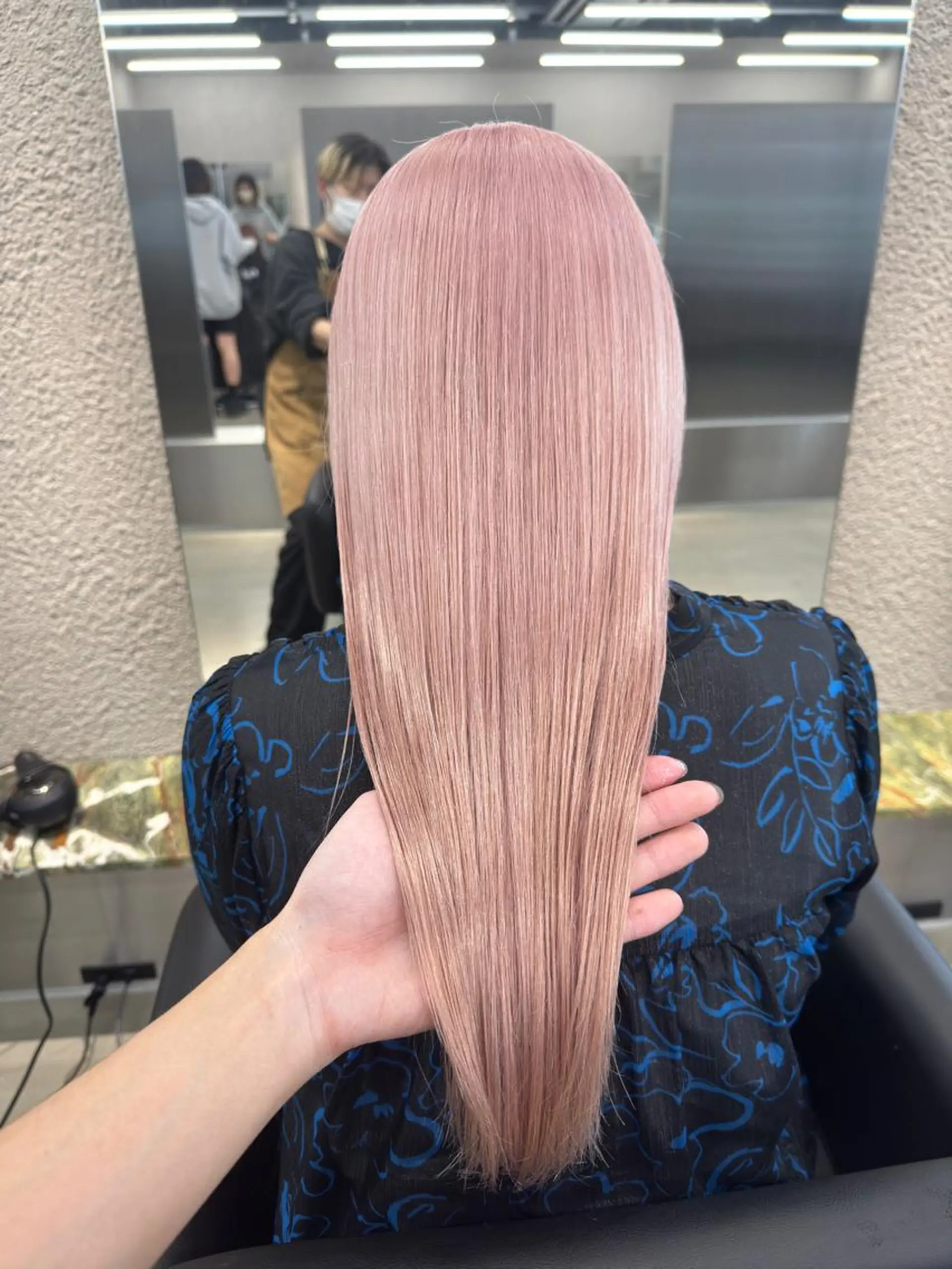 セミロング カラー ピンクカラー ホワイトピンク ヘアカラー トリートメント 鈴木/ミルクティー/ ブリーチ/ボブ/のヘアスタイル