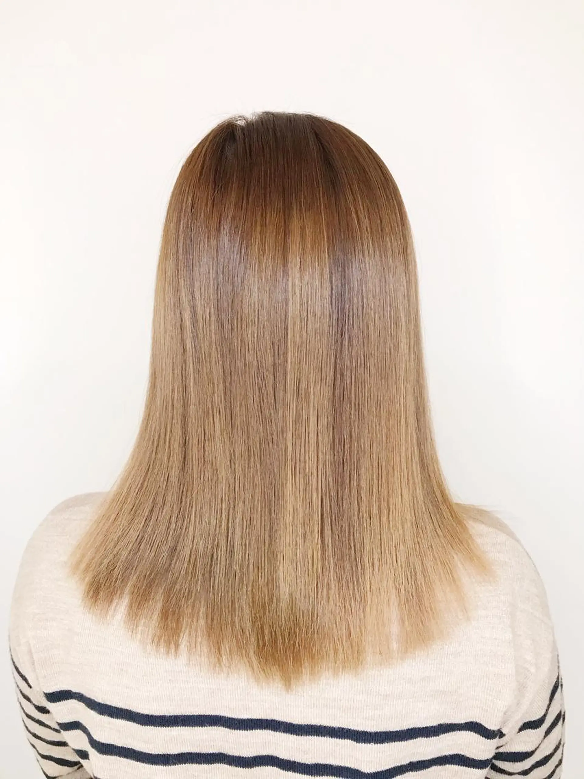 ミディアム 赤み消しカラー /透明感カラー 上長のヘアスタイル