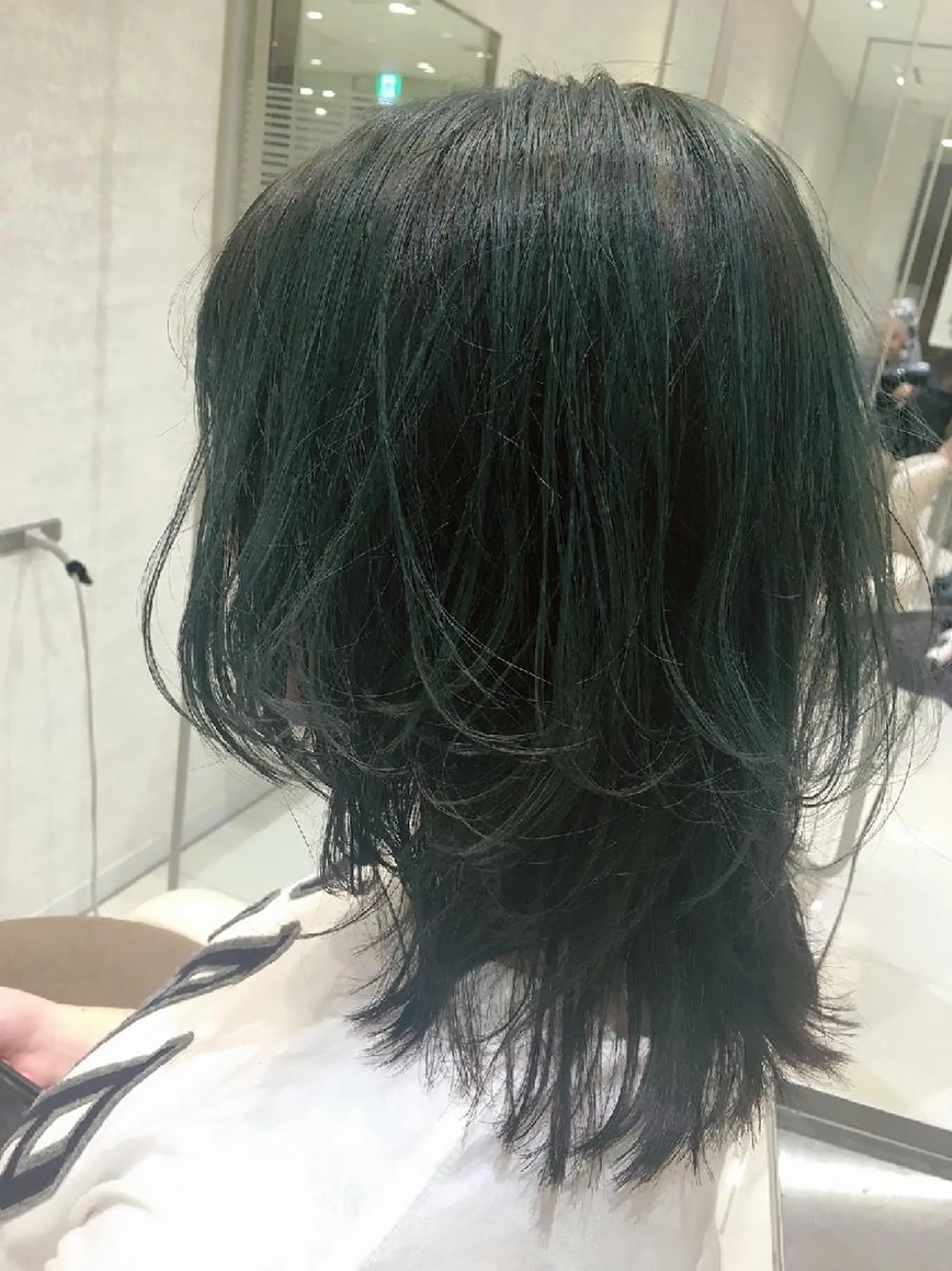 ミディアム カラー ウルフカット 新規限定カット無料 クーポン有り【桂口】のヘアスタイル