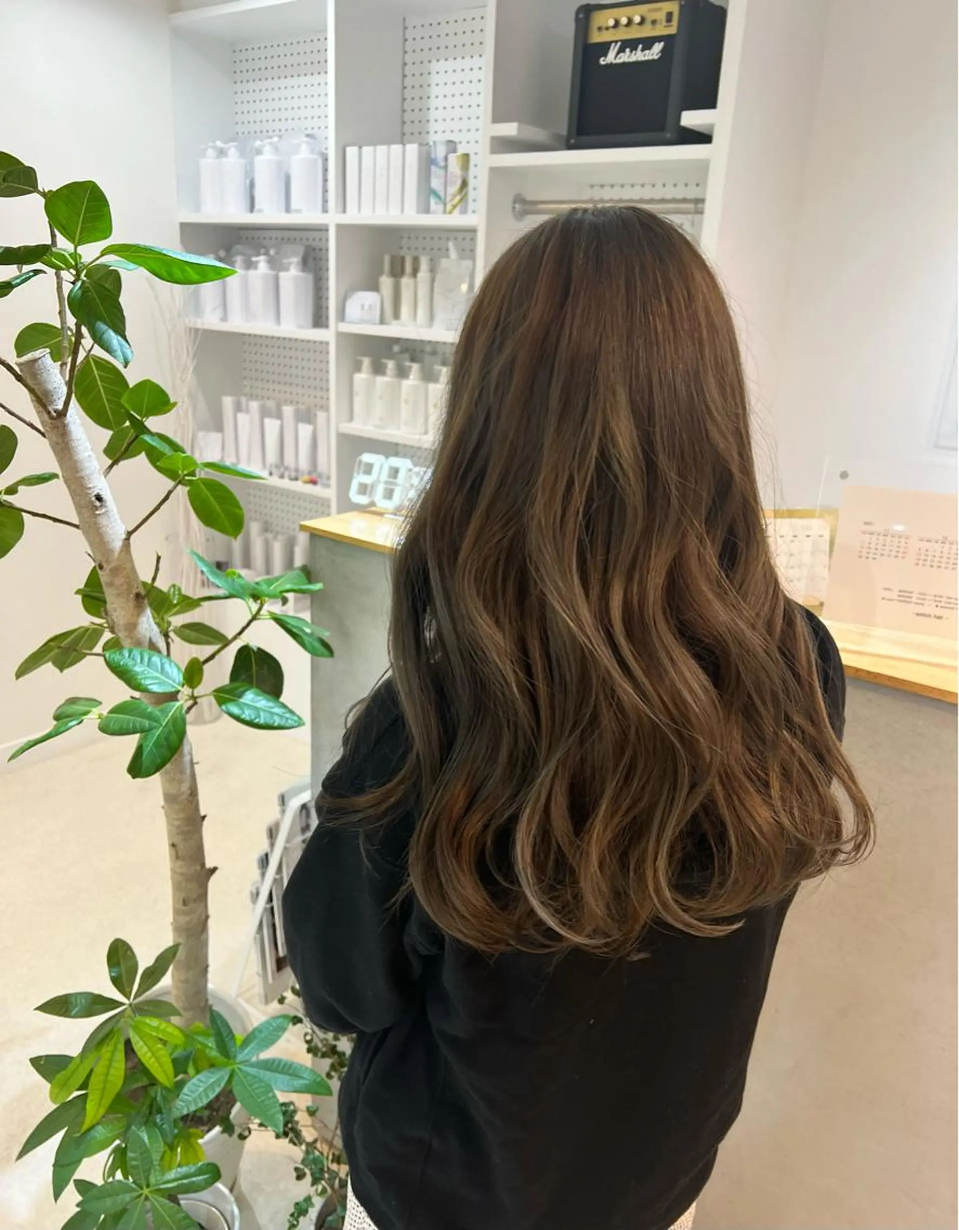 ロング カラー ハイライトカラー ハイライト カット トリートメント カドムラ モエのヘアスタイル