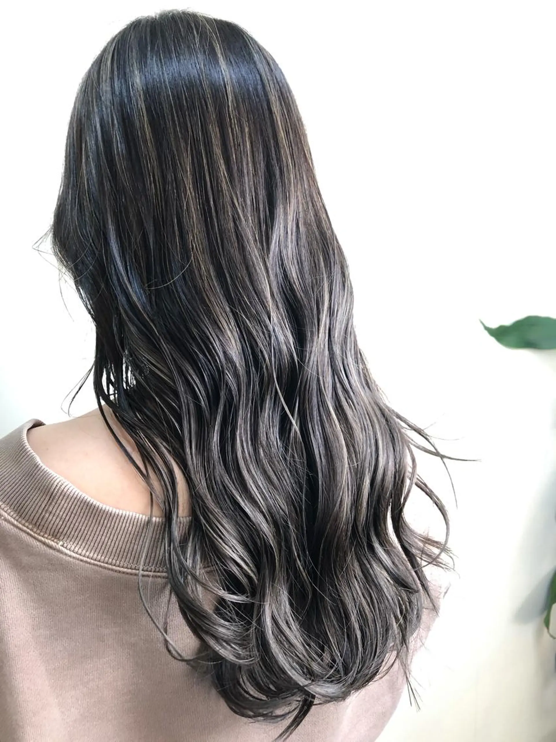 ロング カラー ハイライトカラー ハイライト カット ヘアカラー WEST OLAND加藤圭介のヘアスタイル