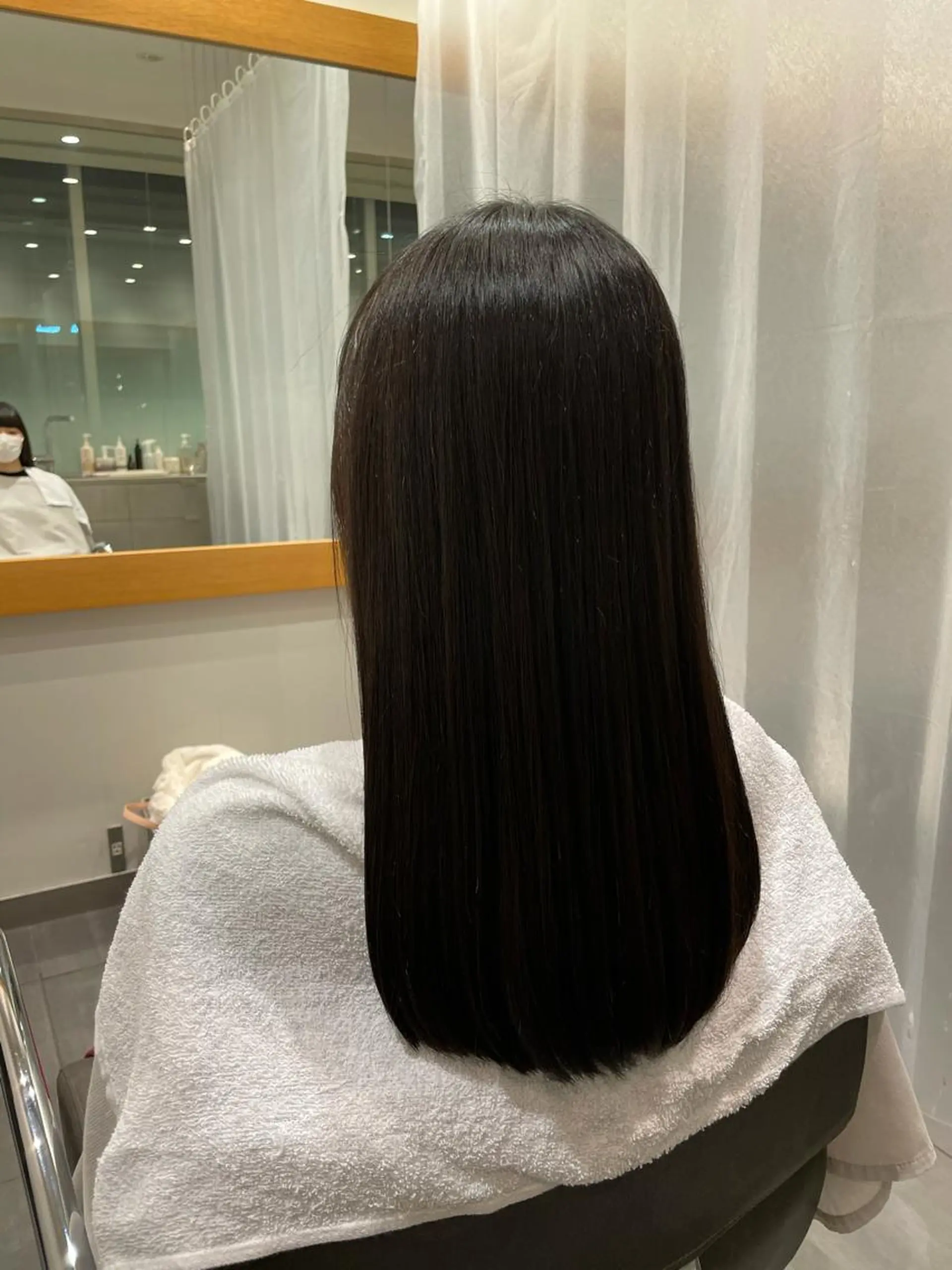 セミロング ヘアアレンジ 縮毛矯正 uka 東京ミッドタウン 六本木所属・🥀似合わせ🥀 柔らかカラー・タイトのヘアスタイル