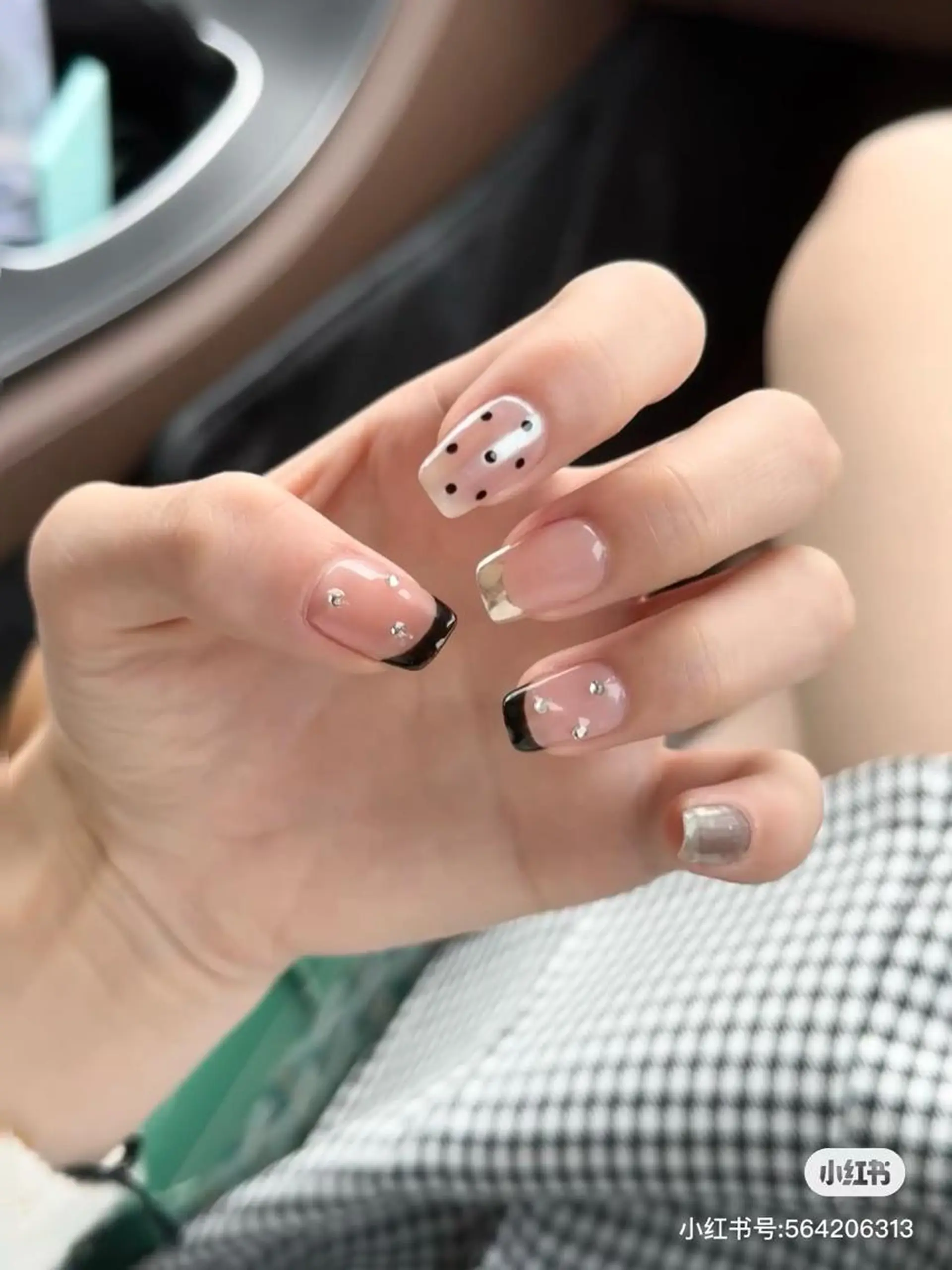 ネイル Hana  NAIL所属・新宿YISInail スカルプ専門店のネイルデザイン