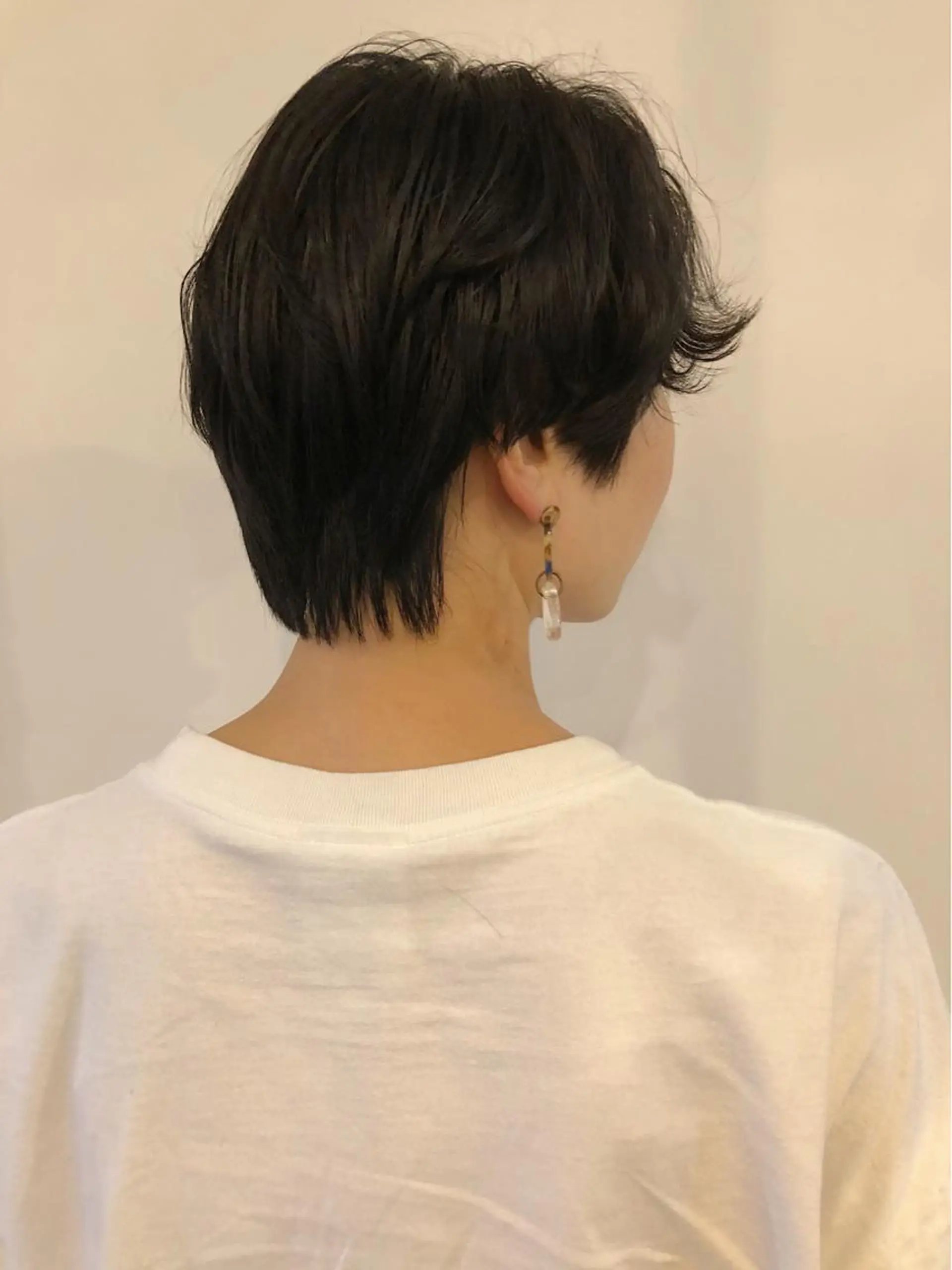 ショート カラー 安藤 佑衣のヘアスタイル