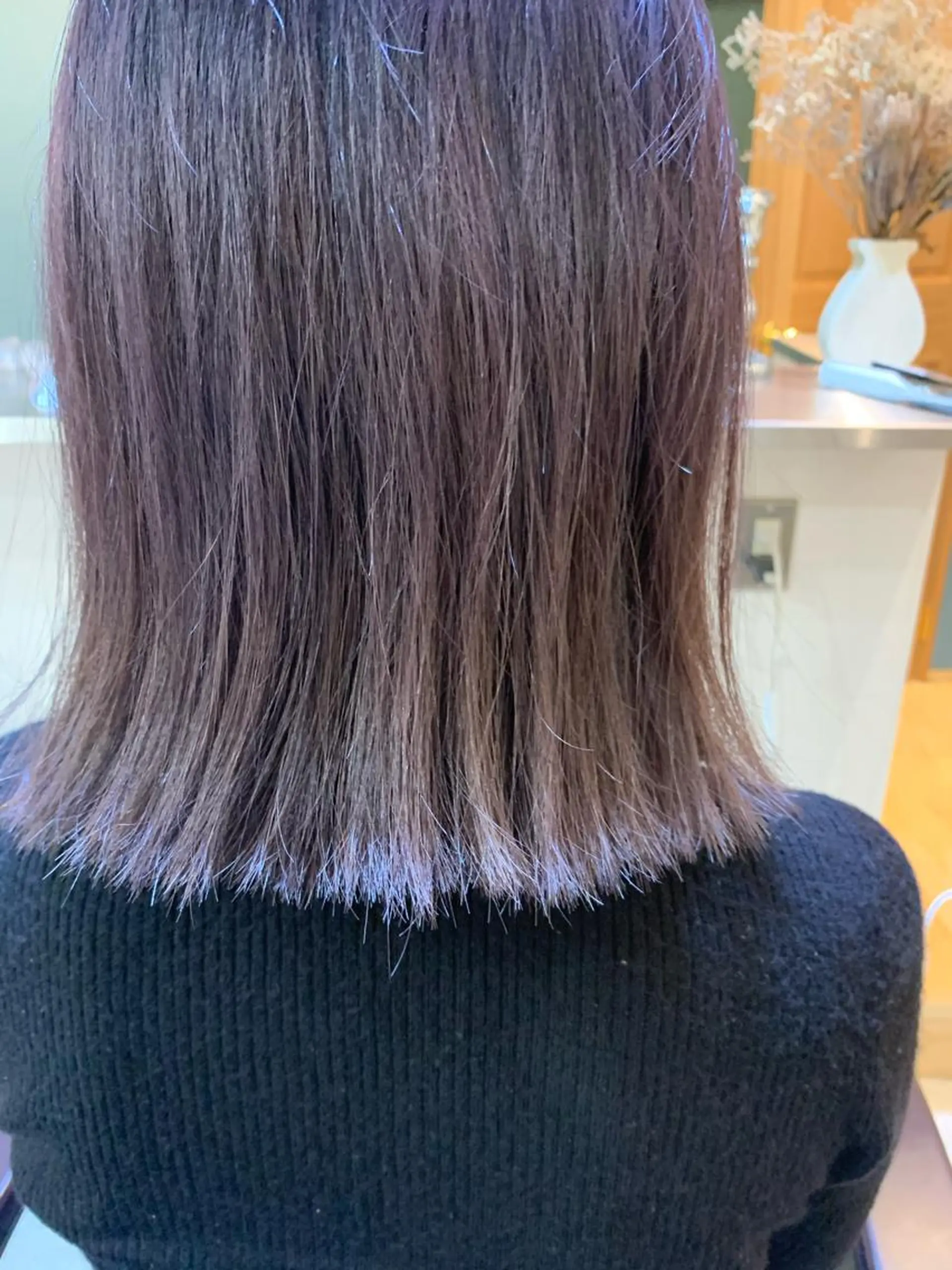 ショート アッシュ パープルカラー REONA🪽✨ 日常に馴染む髪🫧のヘアスタイル