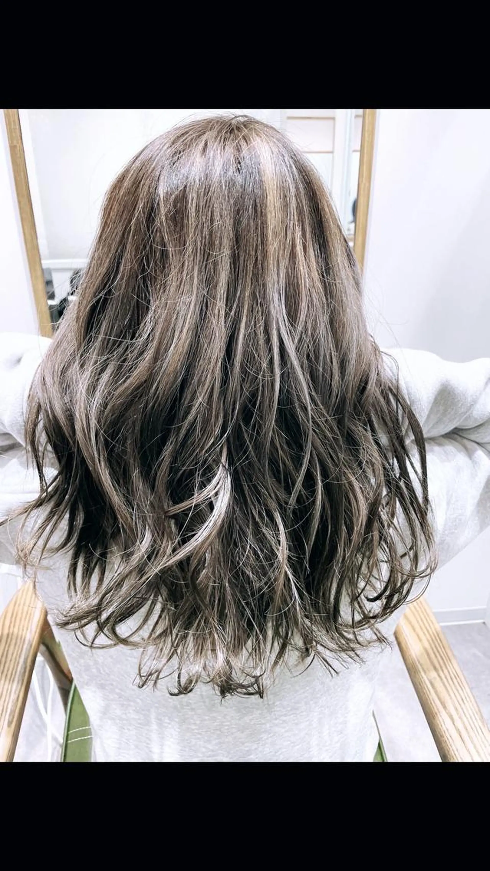 セミロング ヘアカラー トリートメント 髪の悩み解決🌈齊藤 美遥のヘアスタイル