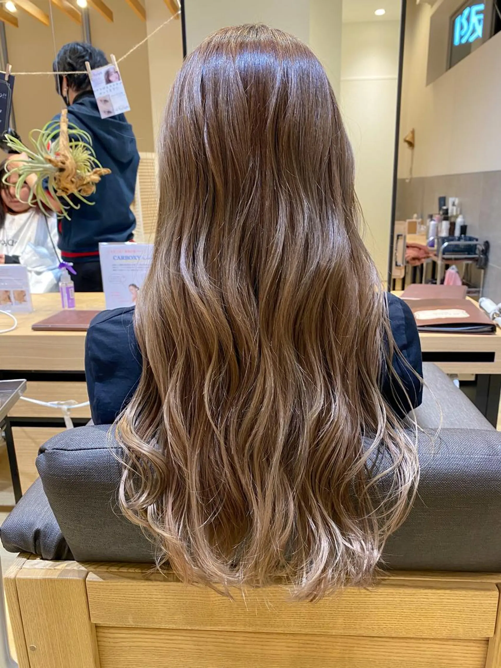 ロング カラー 韓国風・ブリーチなし ・あり後藤 一斗店長のヘアスタイル