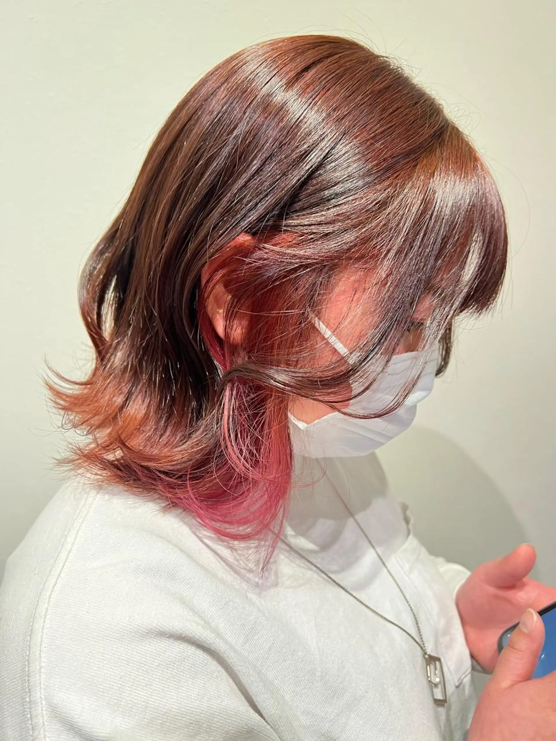 ミディアム カラー インナーカラー ピンクカラー 浦﨑 笑美里のヘアスタイル