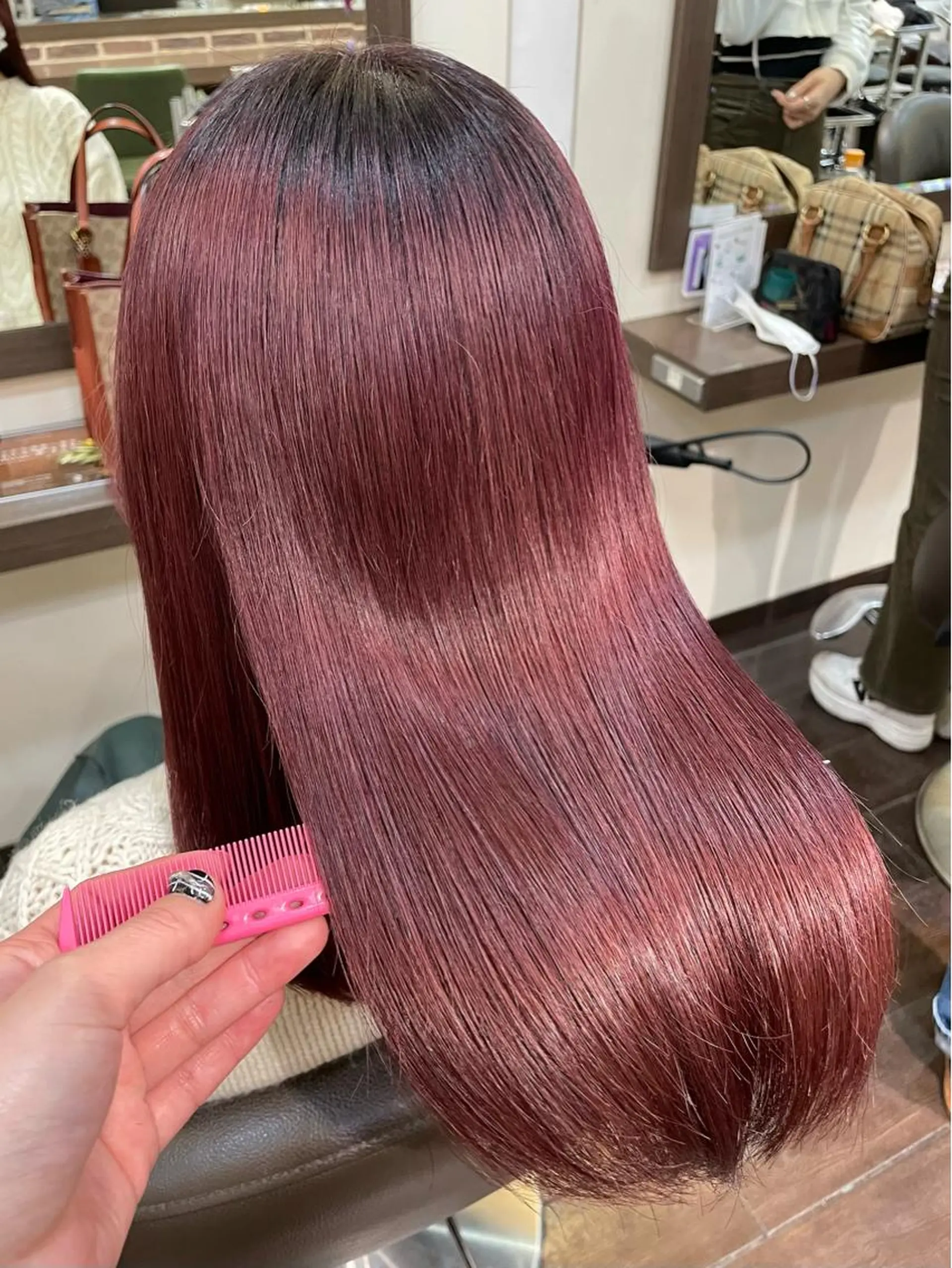 ミディアム カラー ピンクカラー 髪質改善 トリートメント ヘアカラー トリートメント aya/小顔レイヤー /柔らかカラーのヘアスタイル