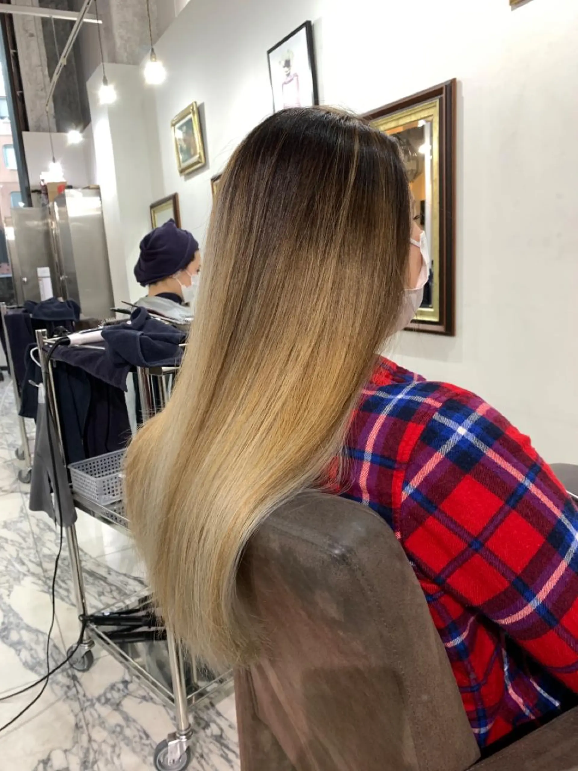 ロング カラー バレイヤージュ レイヤーカット エクステ（レミー毛） NINEのヘアスタイル