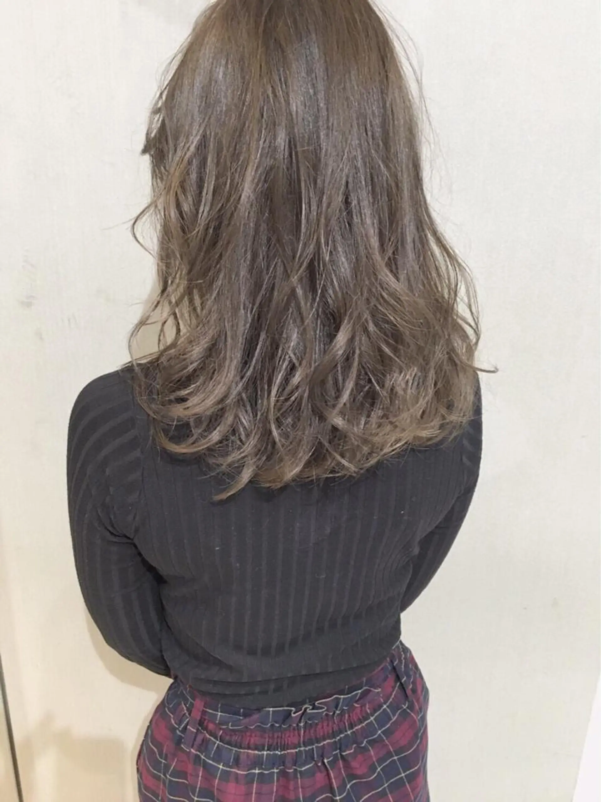 セミロング 淡色ふんわりhair 新宿satomiのヘアスタイル