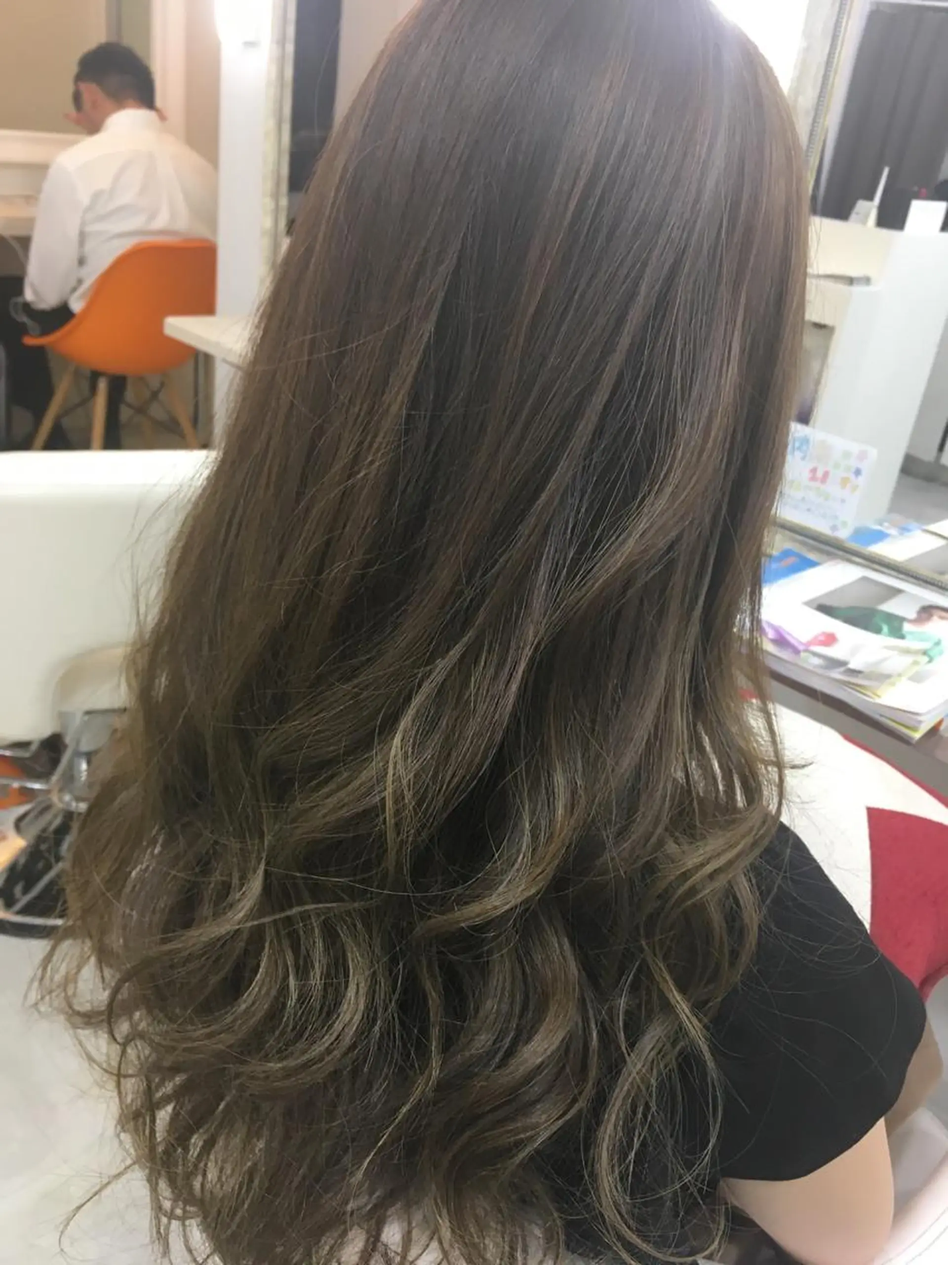 ロング カラー ハイライトカラー ハイライト 髪質改善 中川 翔のヘアスタイル