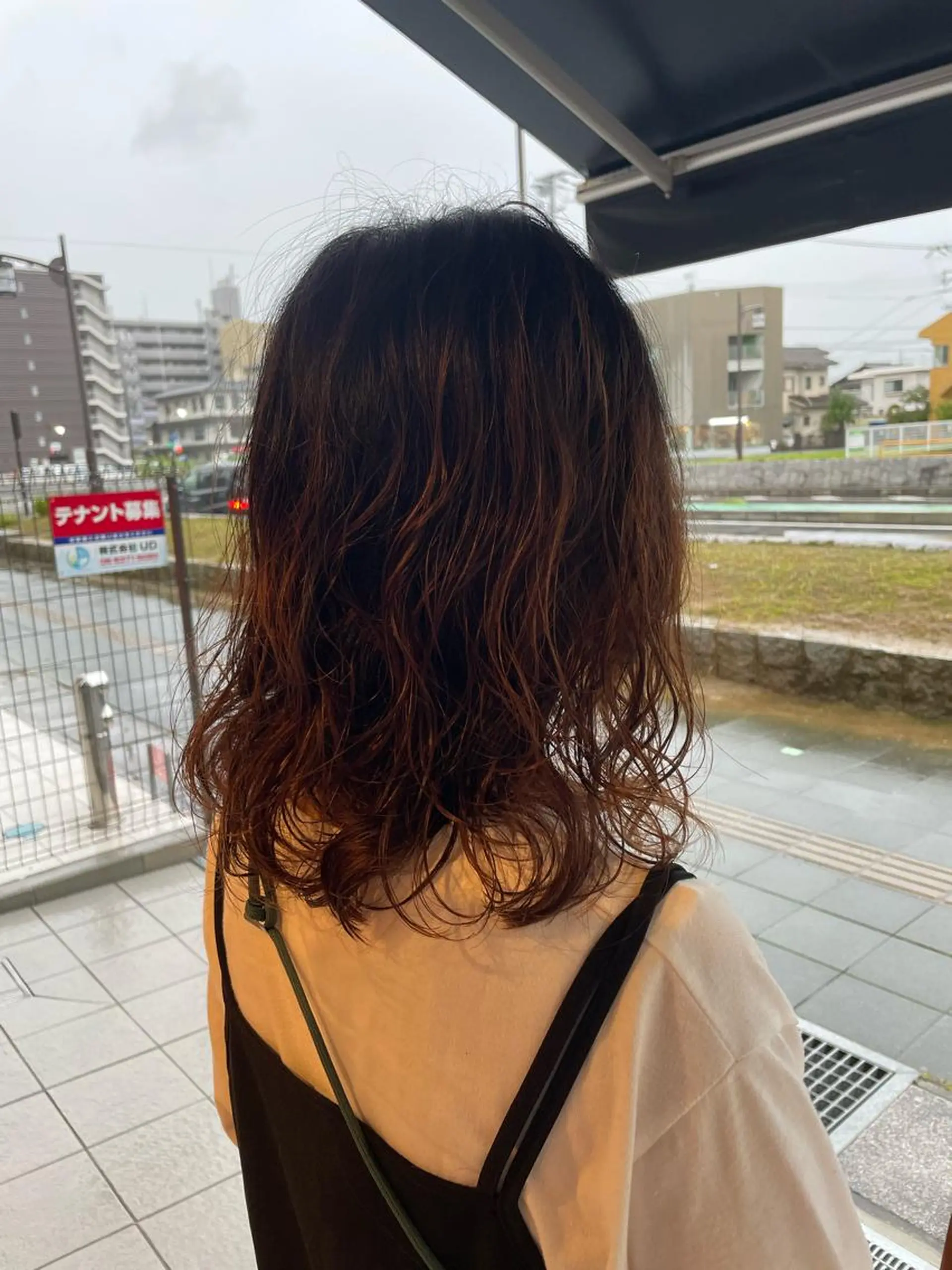 ミディアム パーマ 似合わせスタイル 岡田勇哉のヘアスタイル