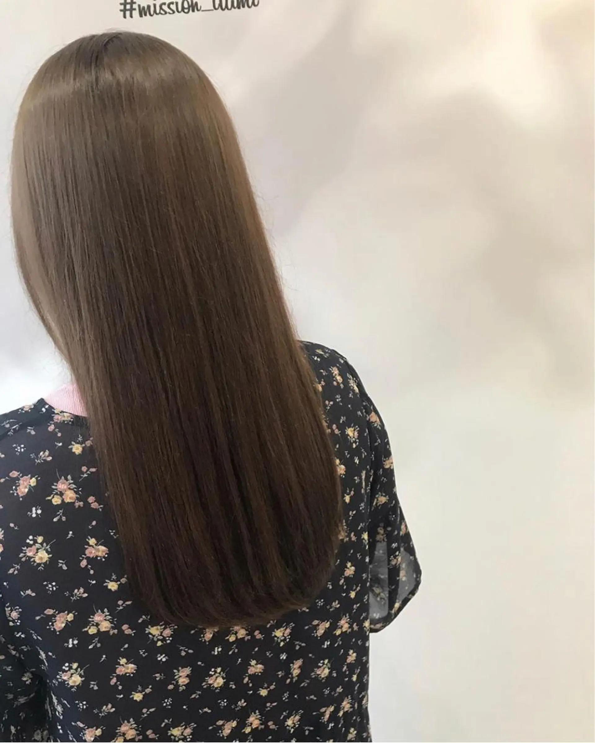 ロング カラー ヘアアレンジ マツエク・マツパ アッシュ ベージュカラー 福壽 優奈のヘアスタイル