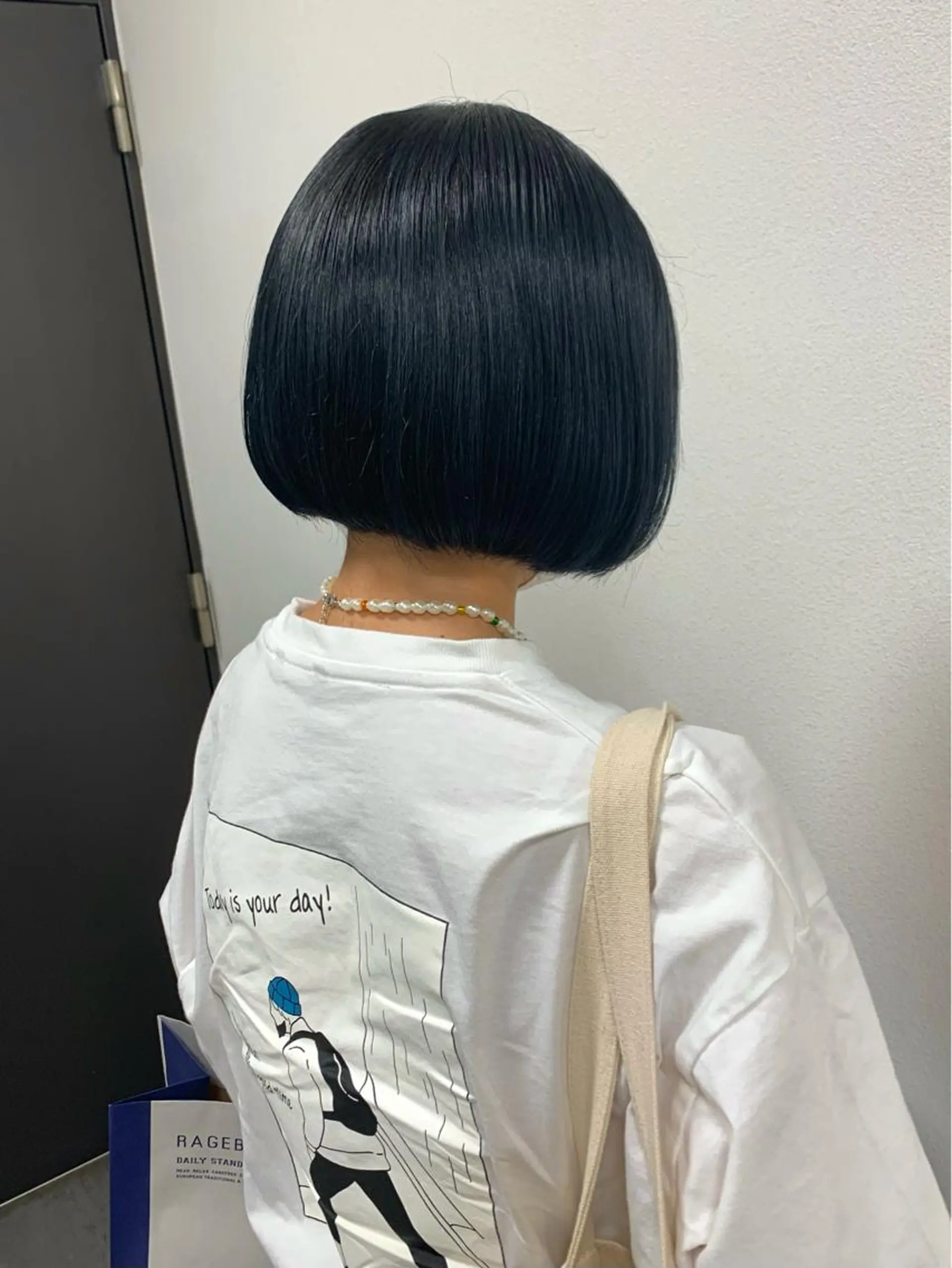 ショート カラー 黒髪 ブルーカラー ブルーブラック 村田 来倖のヘアスタイル