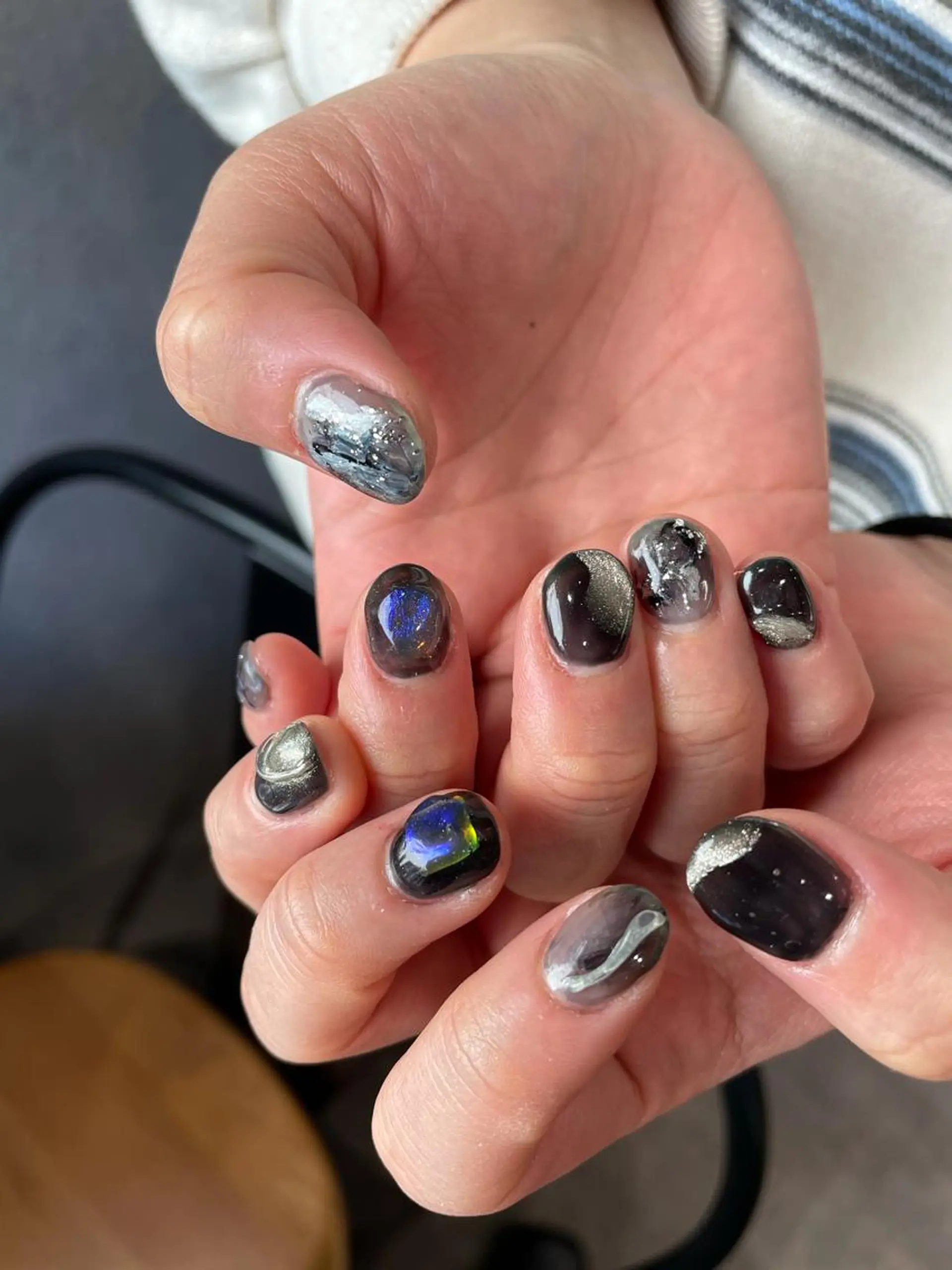 ネイル シルバー ハンドネイル ナチュラル透明感🌱 小山美樹子のヘアスタイル