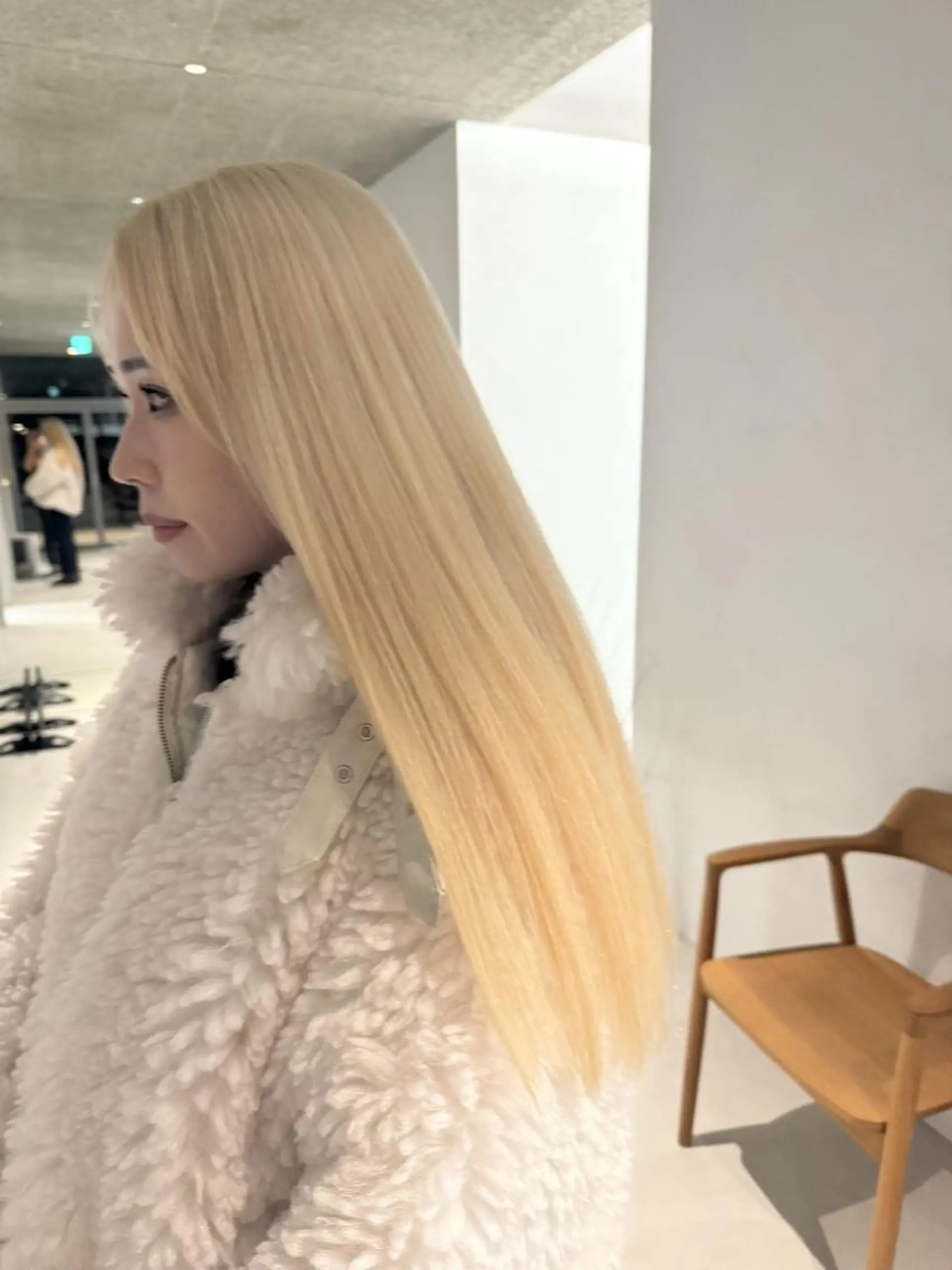 カラー ハイトーン/艶髪/ 暗髪/韓国/sanaのヘアスタイル