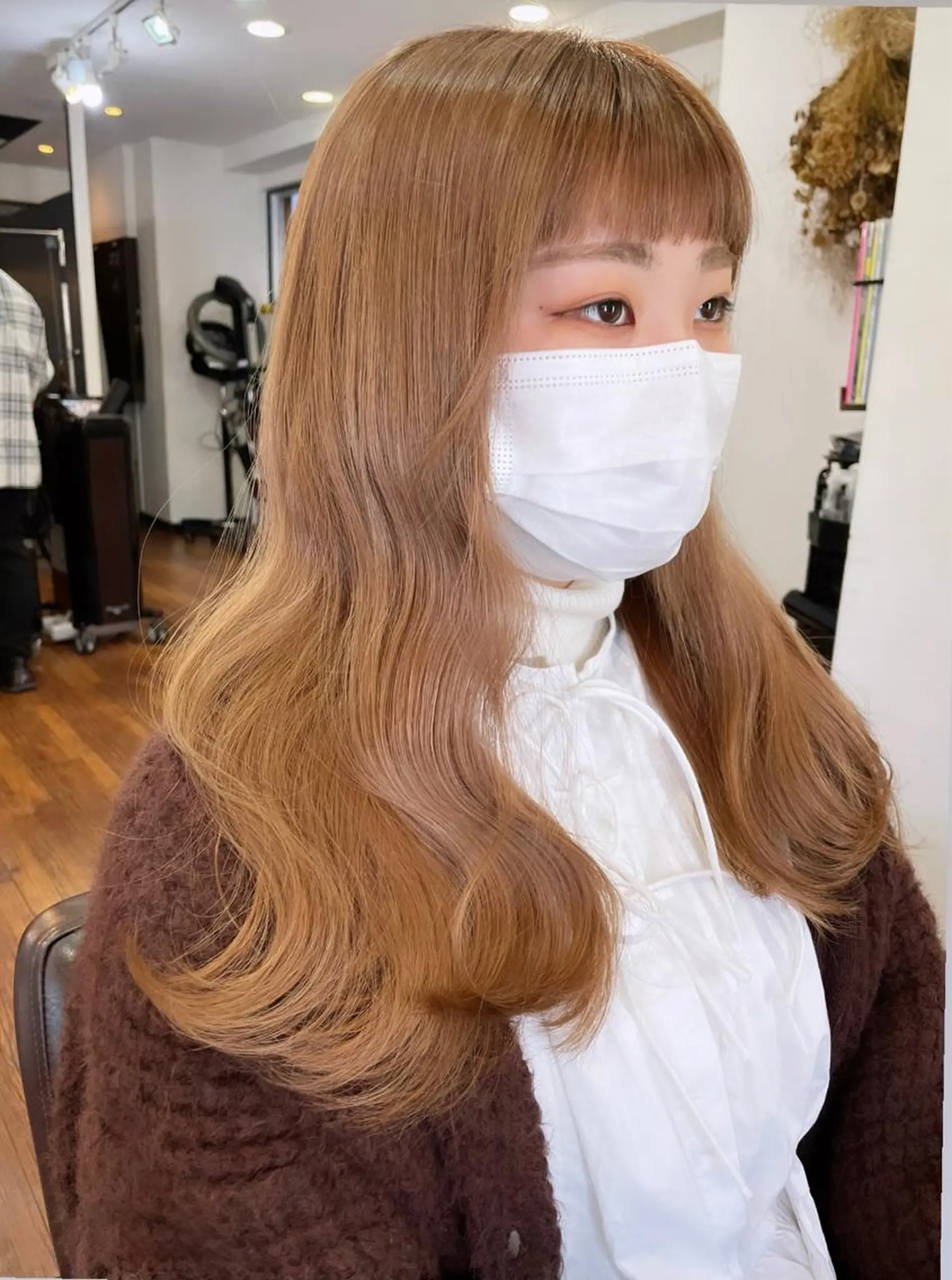 ロング レイヤーカット、 大人可愛い 中村美羅のヘアスタイル