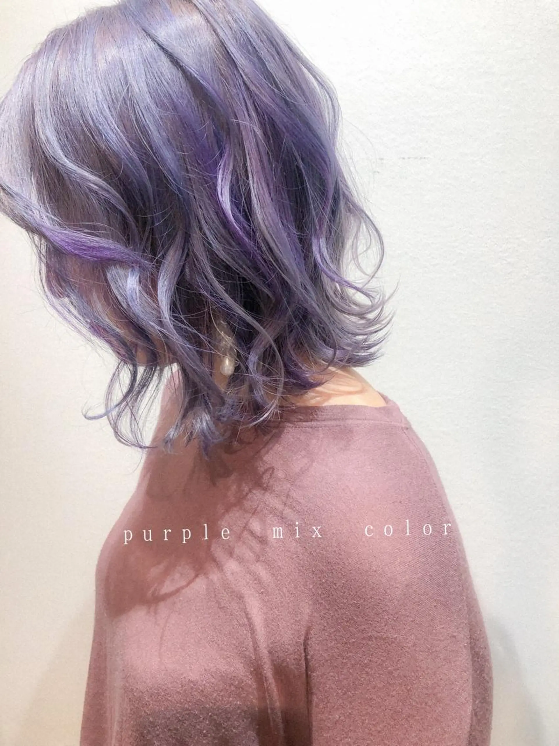 ミディアム カラー ハイライトカラー パープルカラー ハイライト カラーパティシエ facce🌼ikoのヘアスタイル