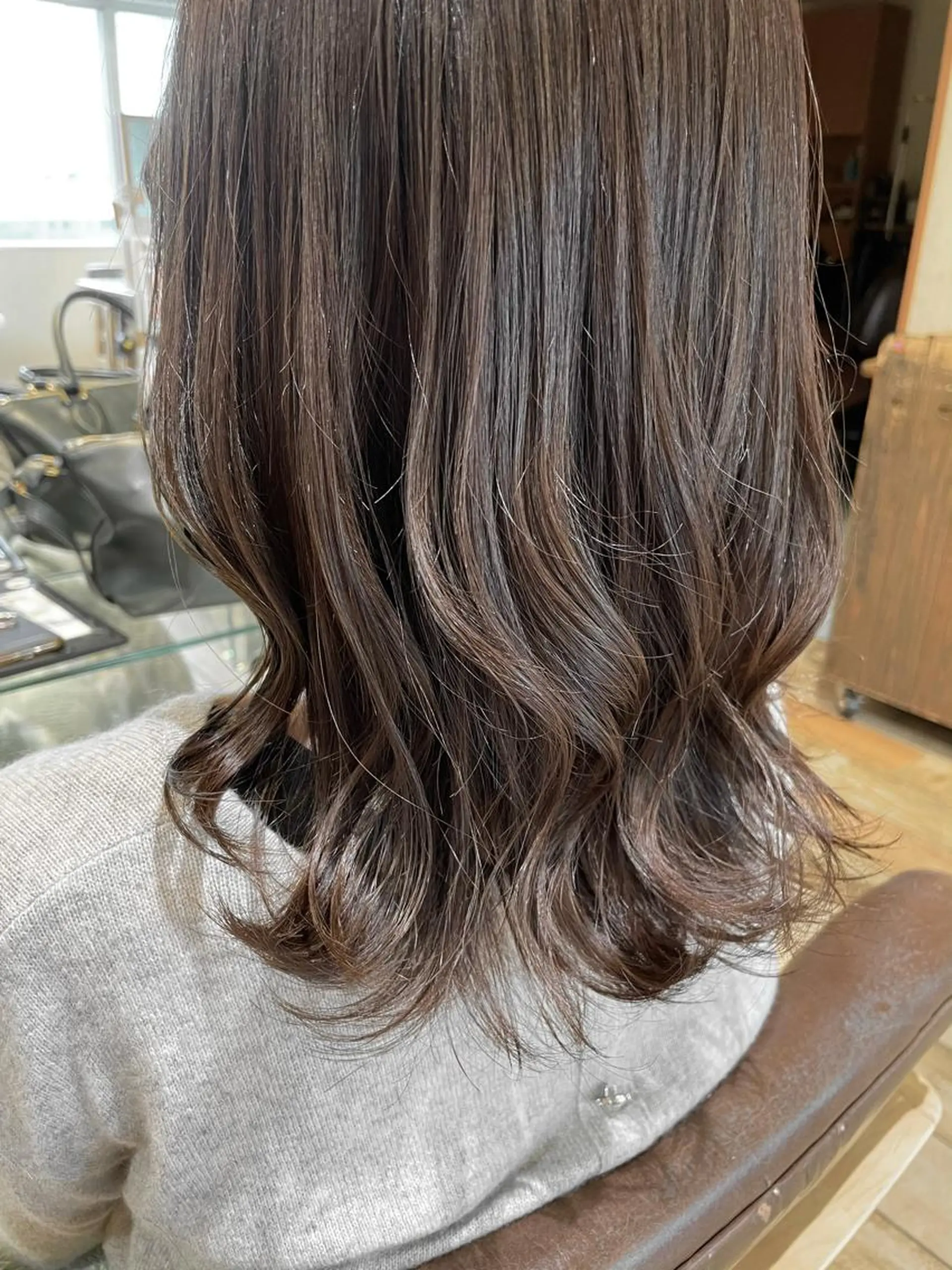 カラー 石渡このみ 🍊レイヤーカットのヘアスタイル