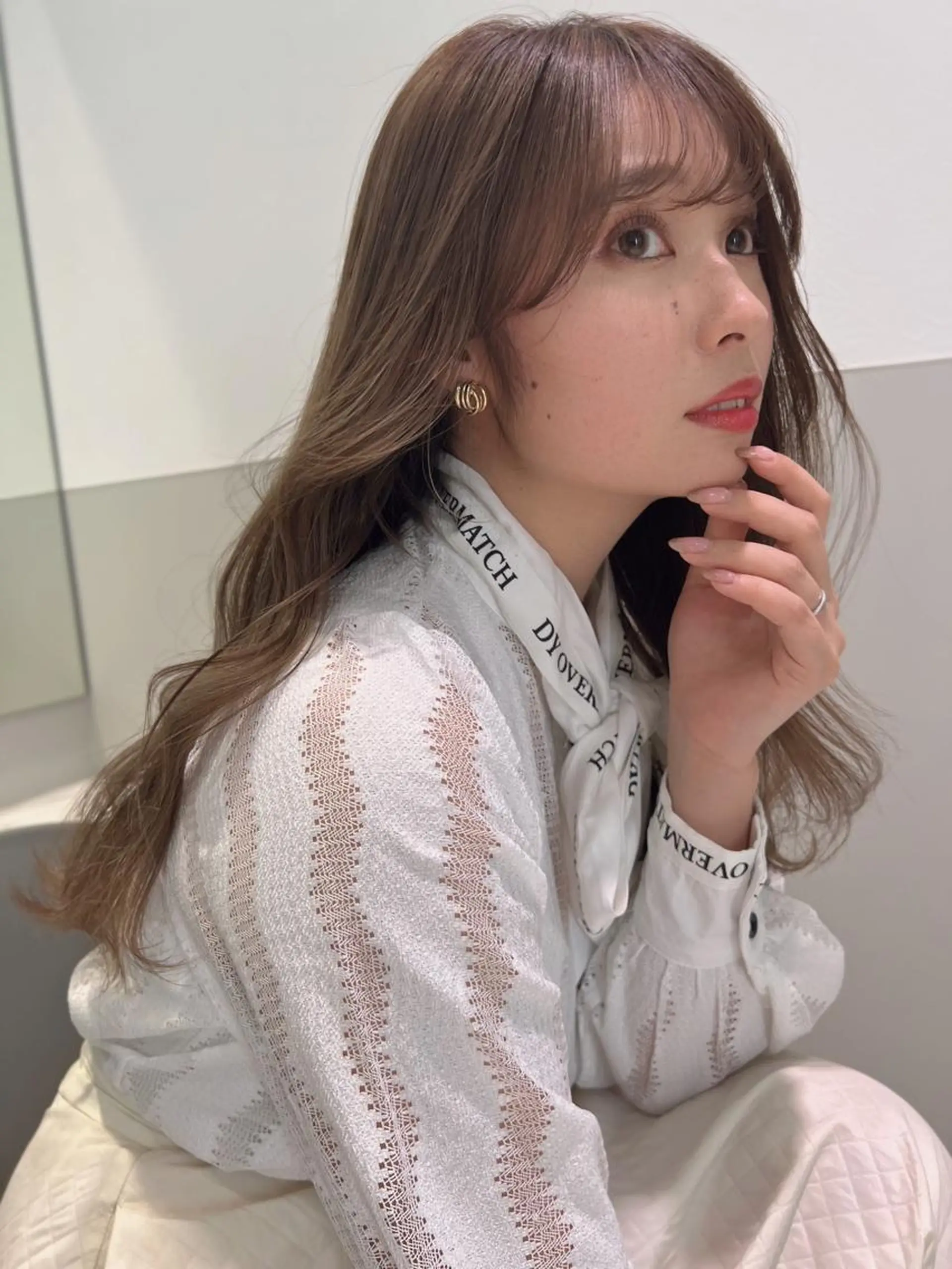 ロング カラー ヘアアレンジ ブリーチ 透明感カラー ハイライトカラー ハイライト 韓国モテhair🍑 momoのヘアスタイル