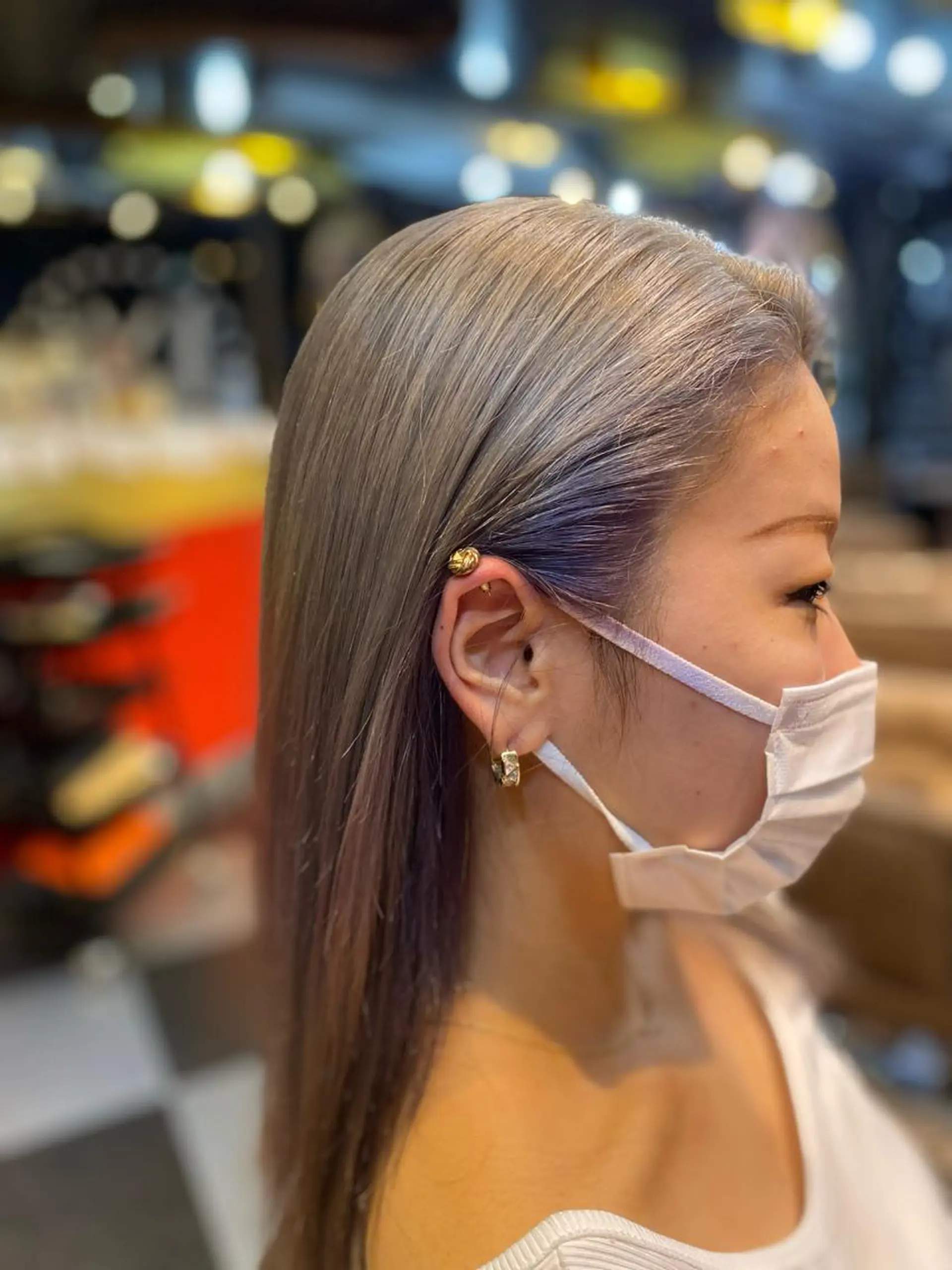 カラー イヤリングカラー ラベンダーカラー シルバー レイヤーカット/ カラー/長谷恵花のヘアスタイル