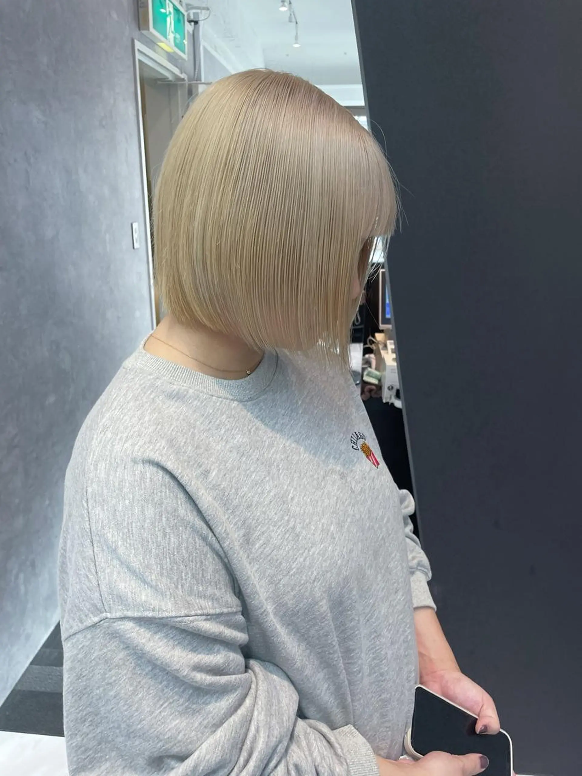 ショート カラー ヘアアレンジ ベージュカラー ブリーチ ホワイトベージュ ボブ _WHITE 天神店 YUMEKA🐻のヘアスタイル