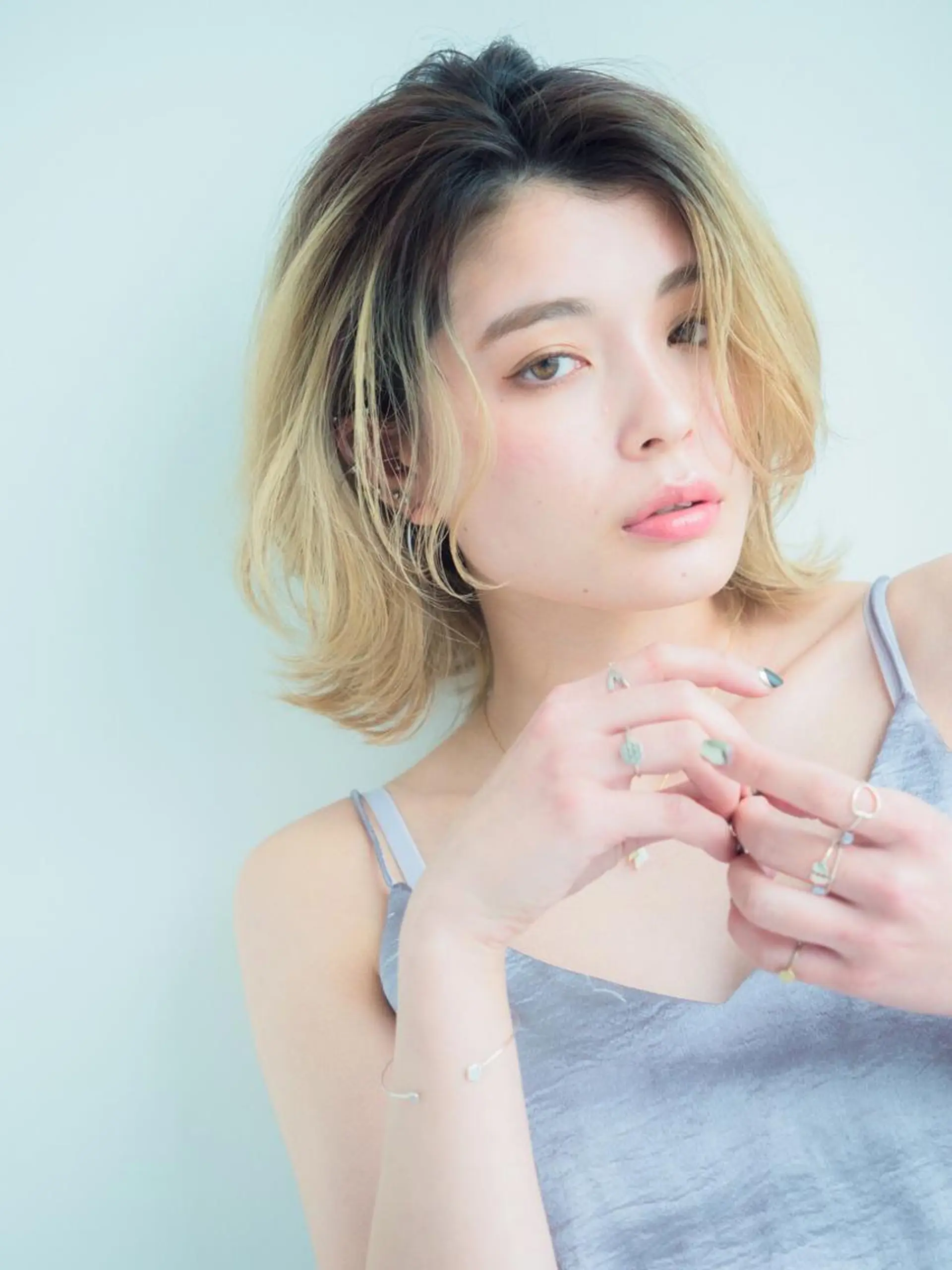 ミディアム SCENE by RADのヘアスタイル