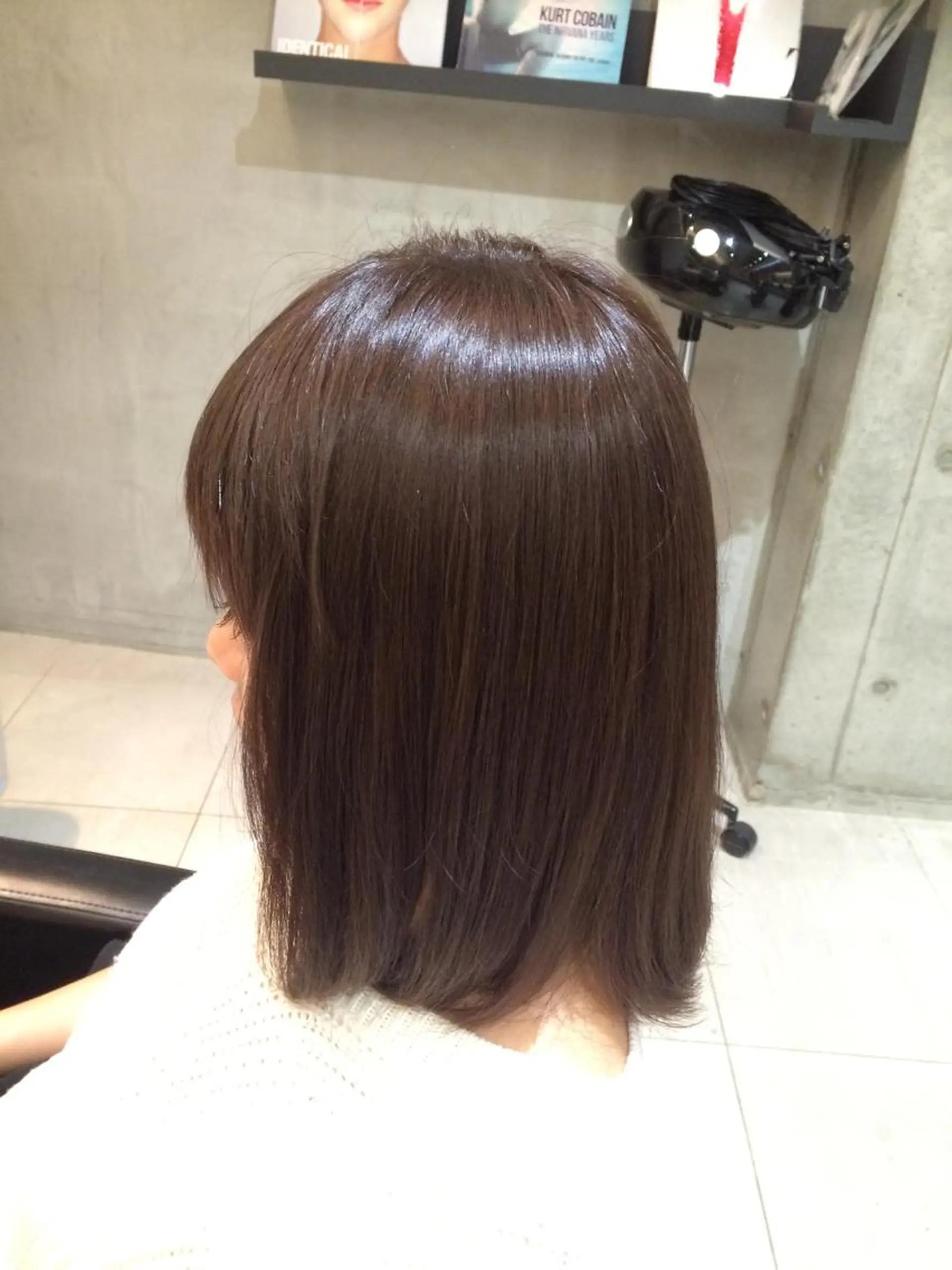 ミディアム カラー アッシュ 鈴木 沙羅のヘアスタイル