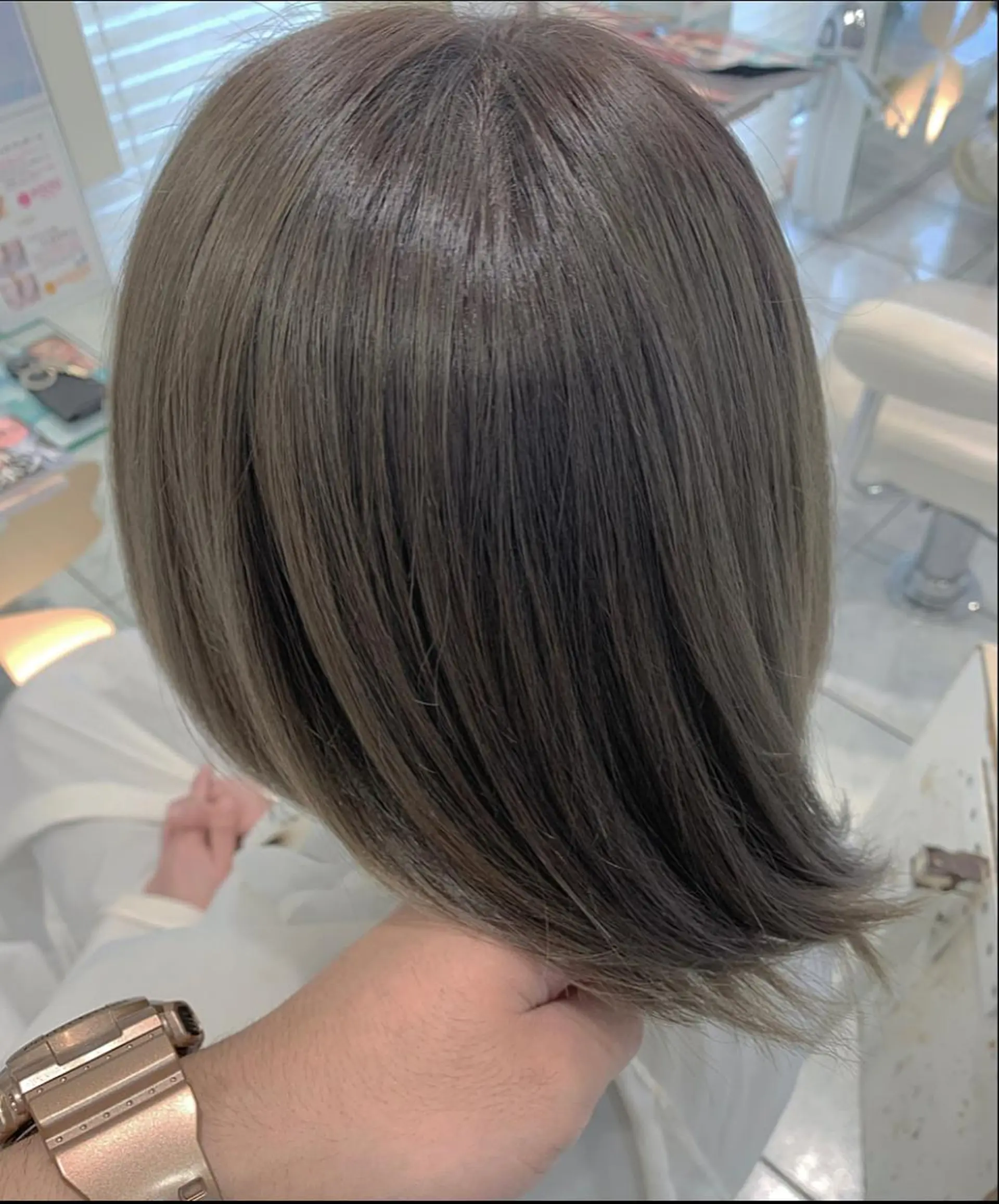 ミディアム 山下竣介 ヘアカラー専門美容師のヘアスタイル