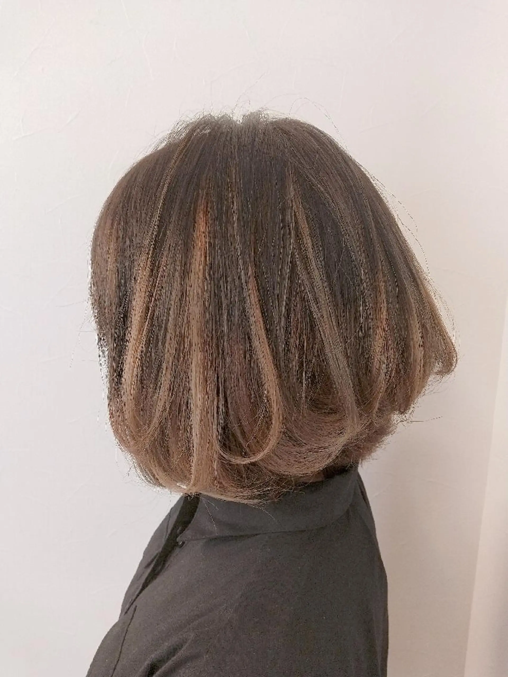 カラー ショート バレイヤージュ ベージュカラー ブリーチ レイヤーカット デザインカラー髪質 改善Lilithのその他イメージ