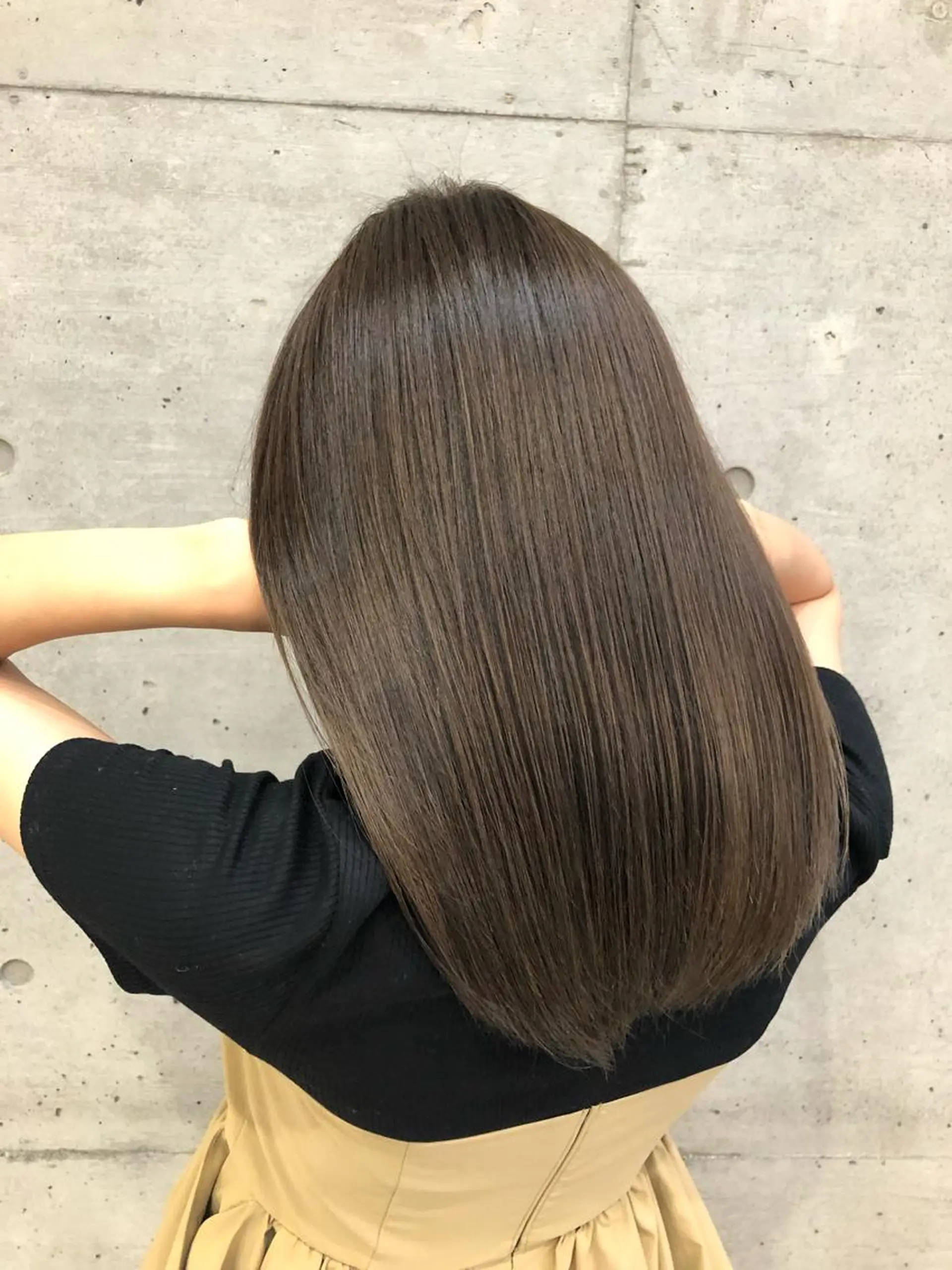 ミディアム カラー アッシュ アッシュグレー アッシュグレージュ ブリーチ グレージュ トリートメント 大栗 佑也  髪質改善のヘアスタイル