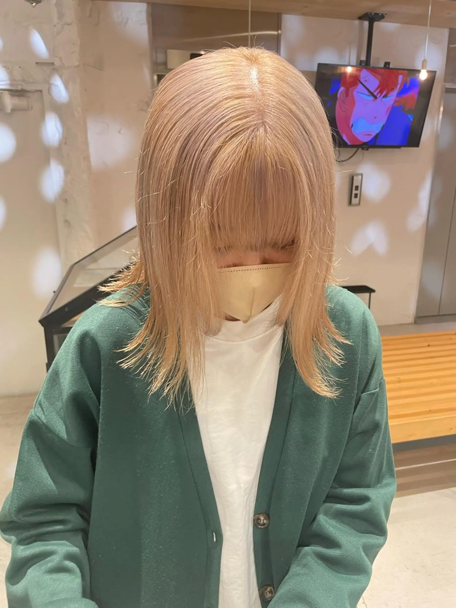 セミロング カラー 艶ハイトーン👑♡ NATSUKIのヘアスタイル