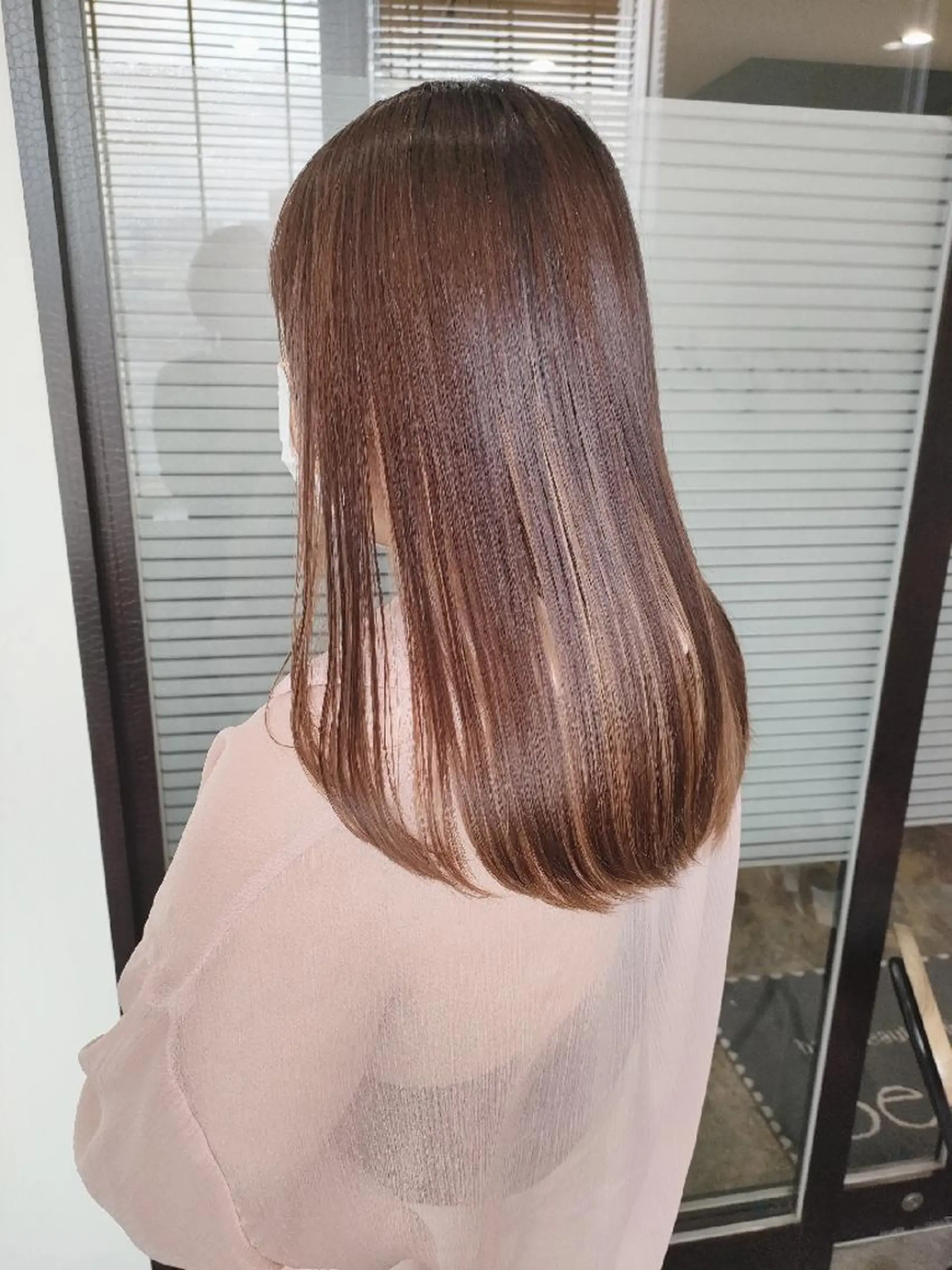 セミロング カラー インナーカラー カット ヘアカラー sepiage trois所属・酒井 亜希のヘアスタイル