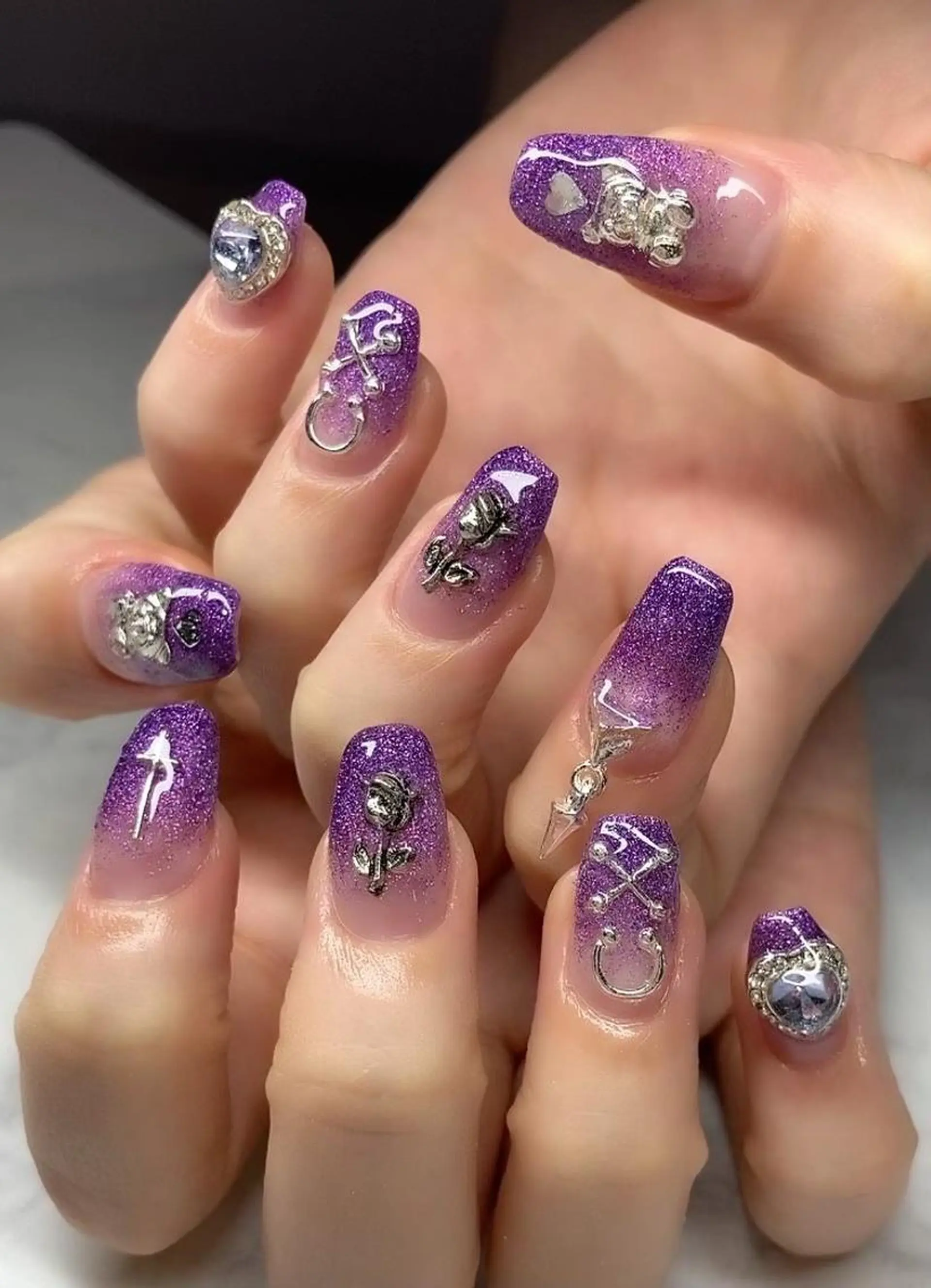 ネイル 長さ出し ジェルネイル 韓国ネイル マグネットネイル 持ち込み ハンドネイル Nail&eye Belire 新宿のネイルデザイン