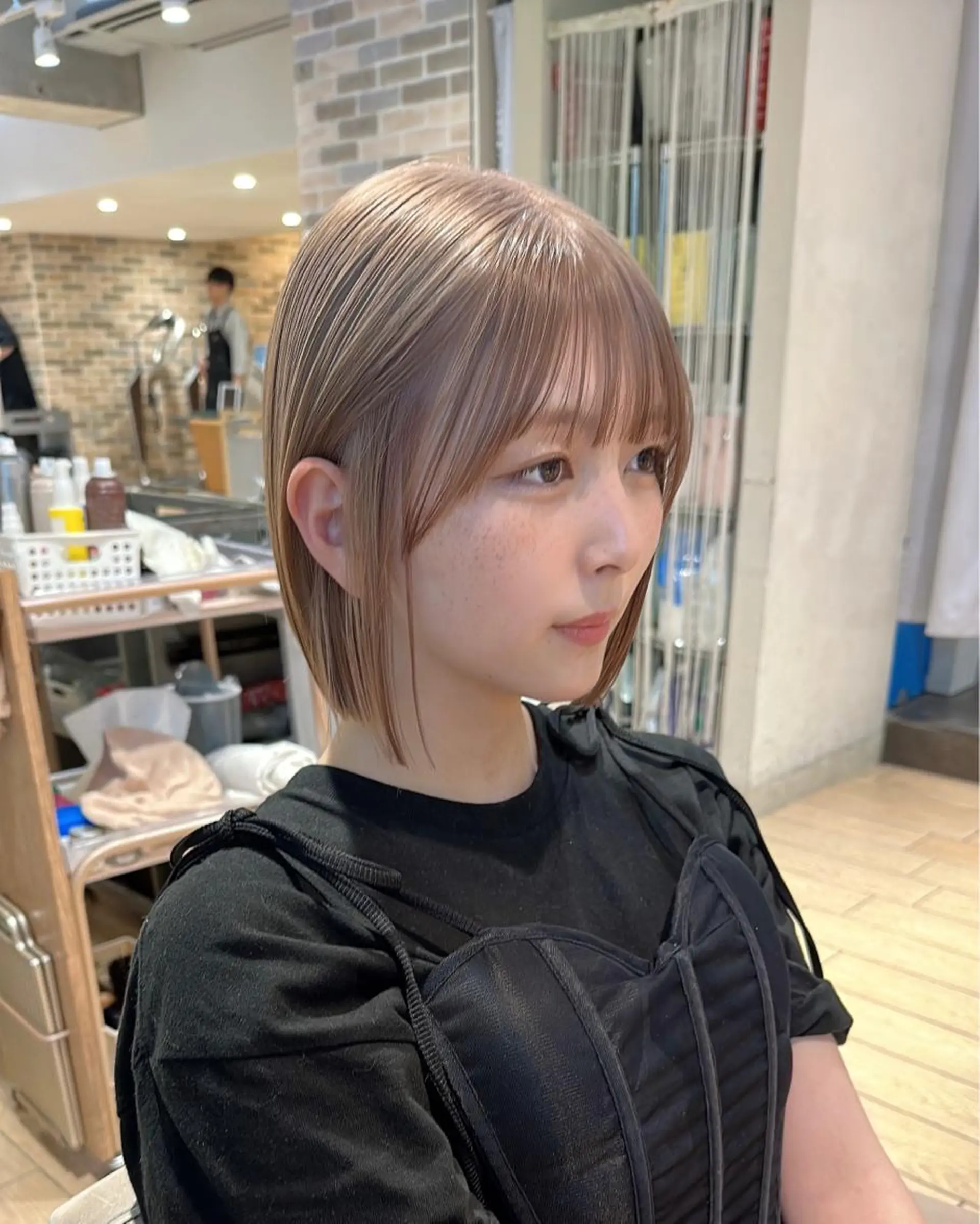 ミディアム 切りっぱなしボブ ショートボブ ボブ くびれヘア タンバルモリ カット ヘアカラー トリートメント 市原 大翼のヘアスタイル