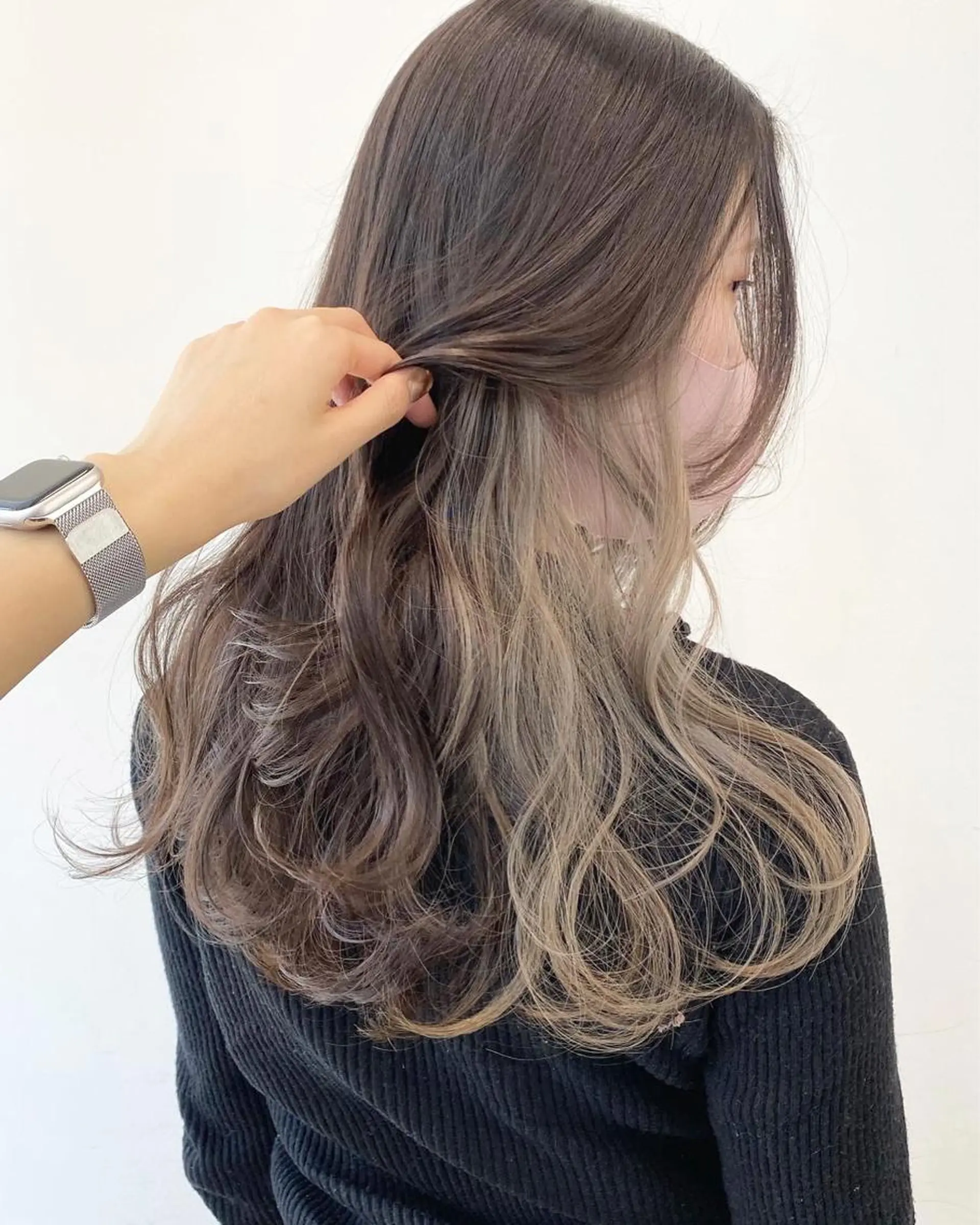 ミディアム カラー ヘアアレンジ ベージュカラー ブリーチ イヤリングカラー ホワイトベージュ ヘアカラー トリートメント 🦄インナーカラー 🦄貫井彩花のヘアスタイル