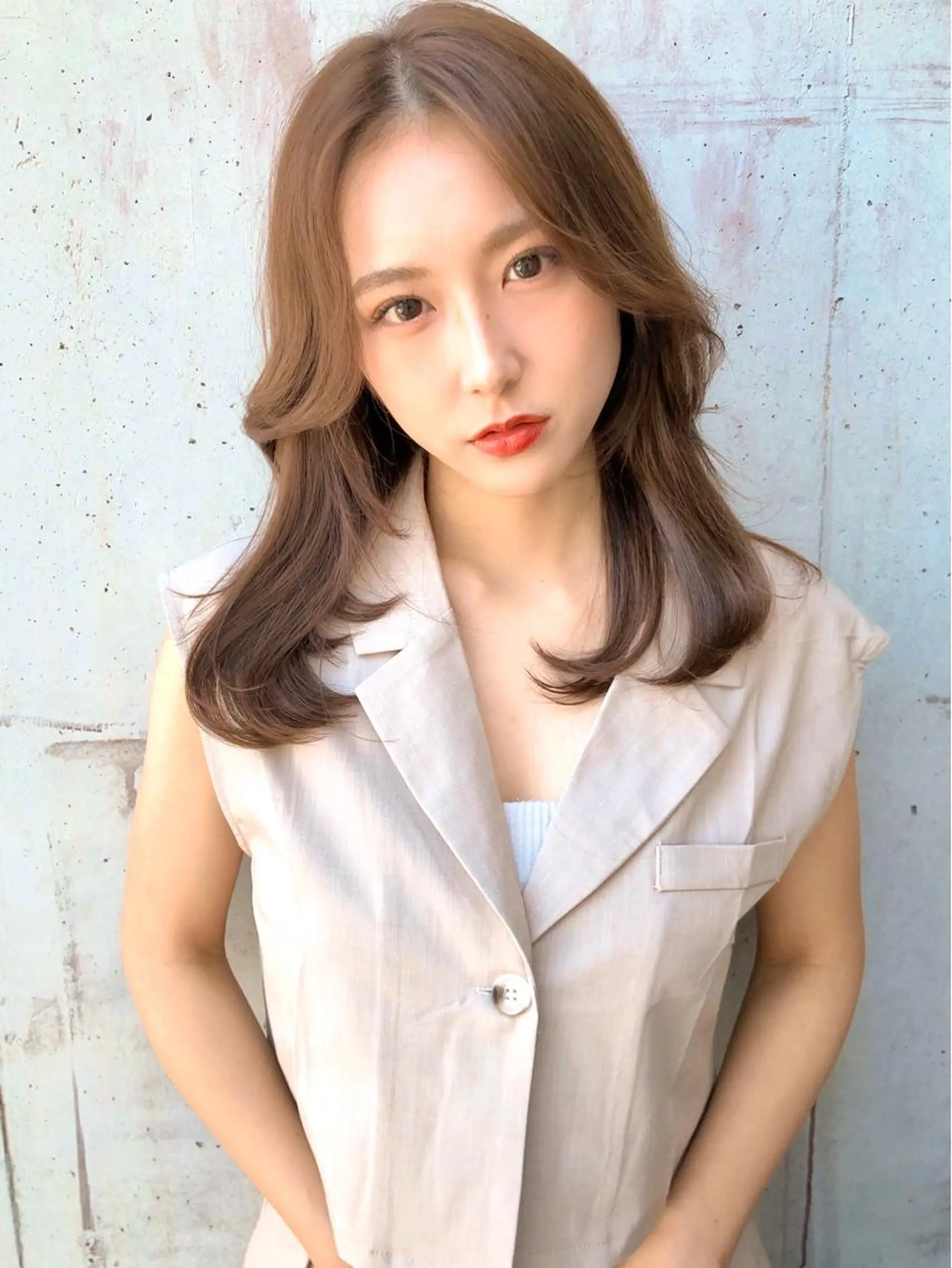 セミロング カラー くびれヘア 韓国風ヘア カット ヘアカラー トリートメント トレンドヘア🌿 chinariのヘアスタイル