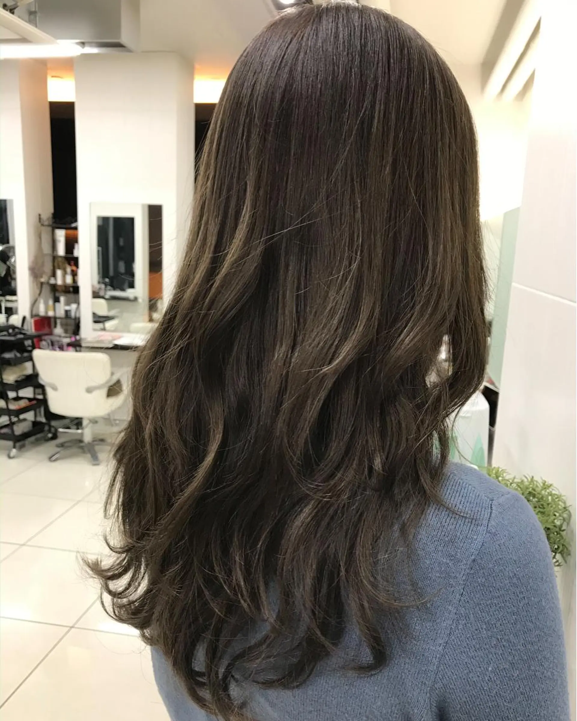 ロング カラー ブリーチ グレージュ ブリーチなしカラー BOOTH share salon所属・ハタケヤマヨシキ ／BOOTHのヘアスタイル