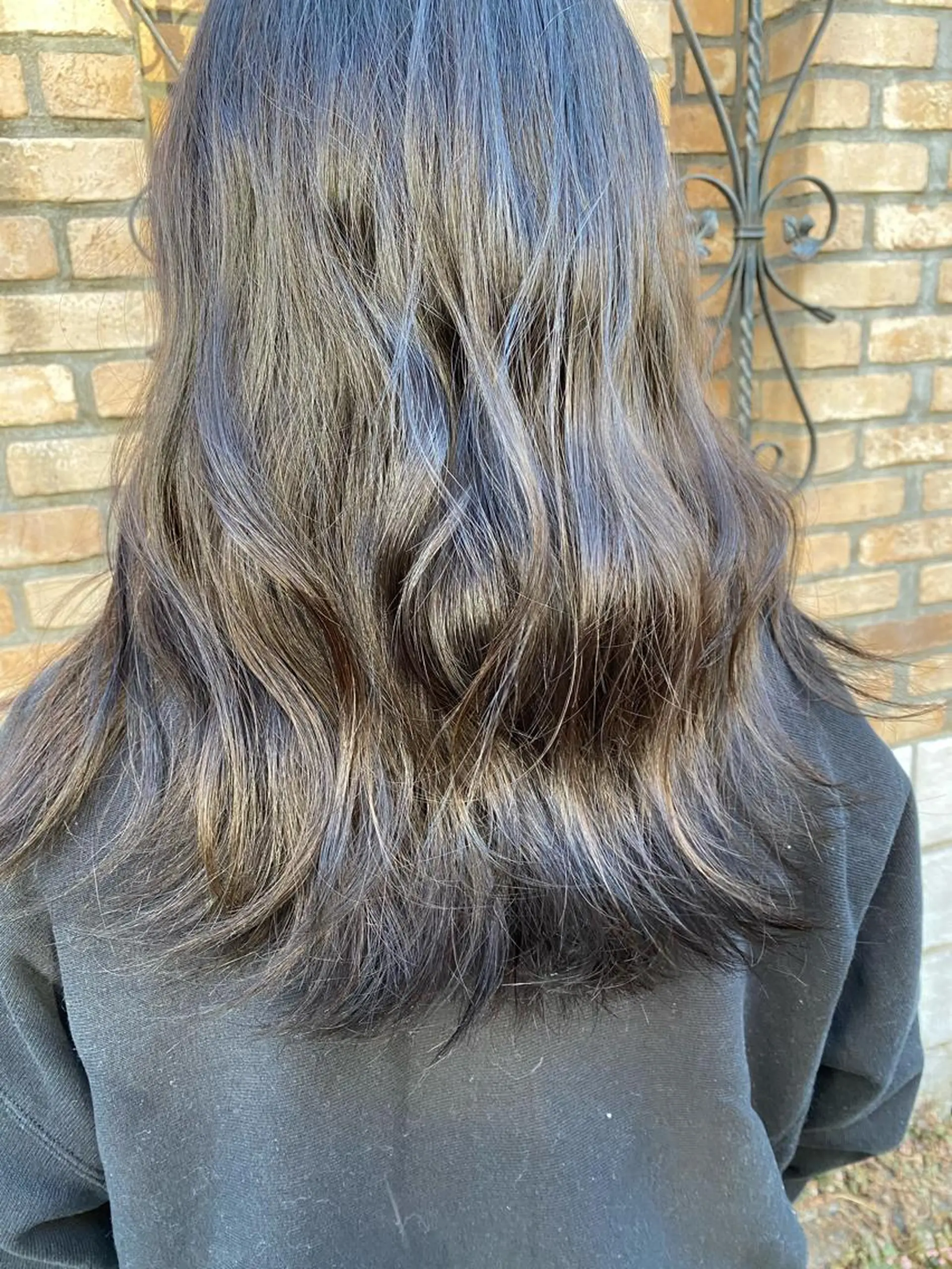 セミロング カラー パーマ ヘアアレンジ メンズ シルバー お任せヘア☘️☘️ 及川渚のヘアスタイル