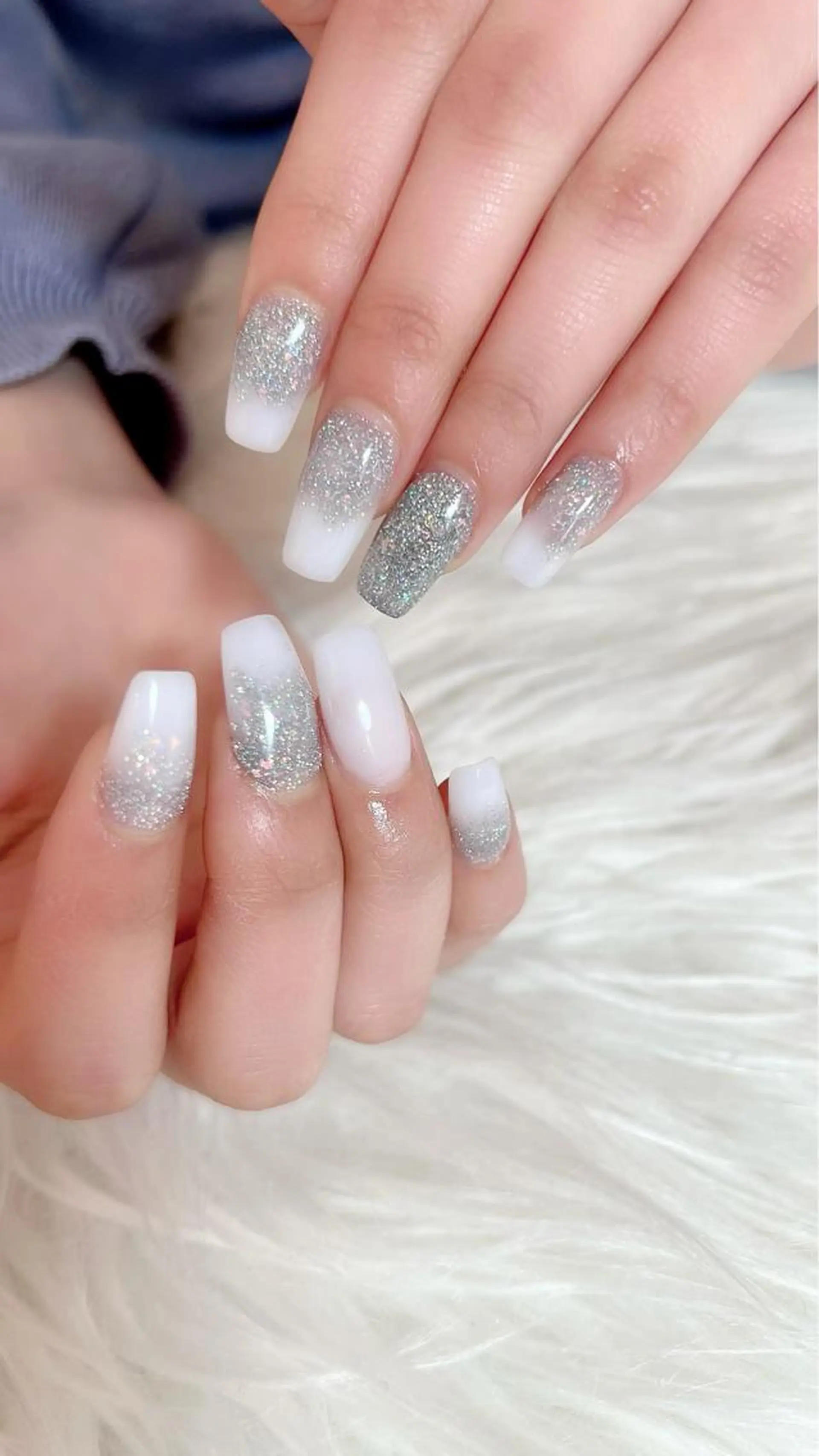 ネイル グラデーション ラメ(グリッター) ラメグラデーション スカルプネイル スクエアネイル ハンドネイル シェヌネイル JURAのネイルデザイン