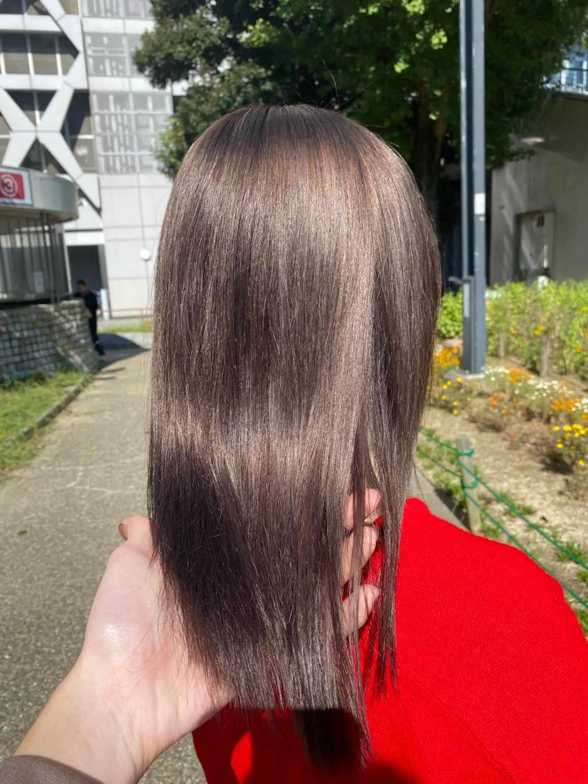 ロング カラー ブリーチ グレージュ カット ヘアカラー トリートメント 鈴木/ミルクティー/ ブリーチ/ボブ/のヘアスタイル