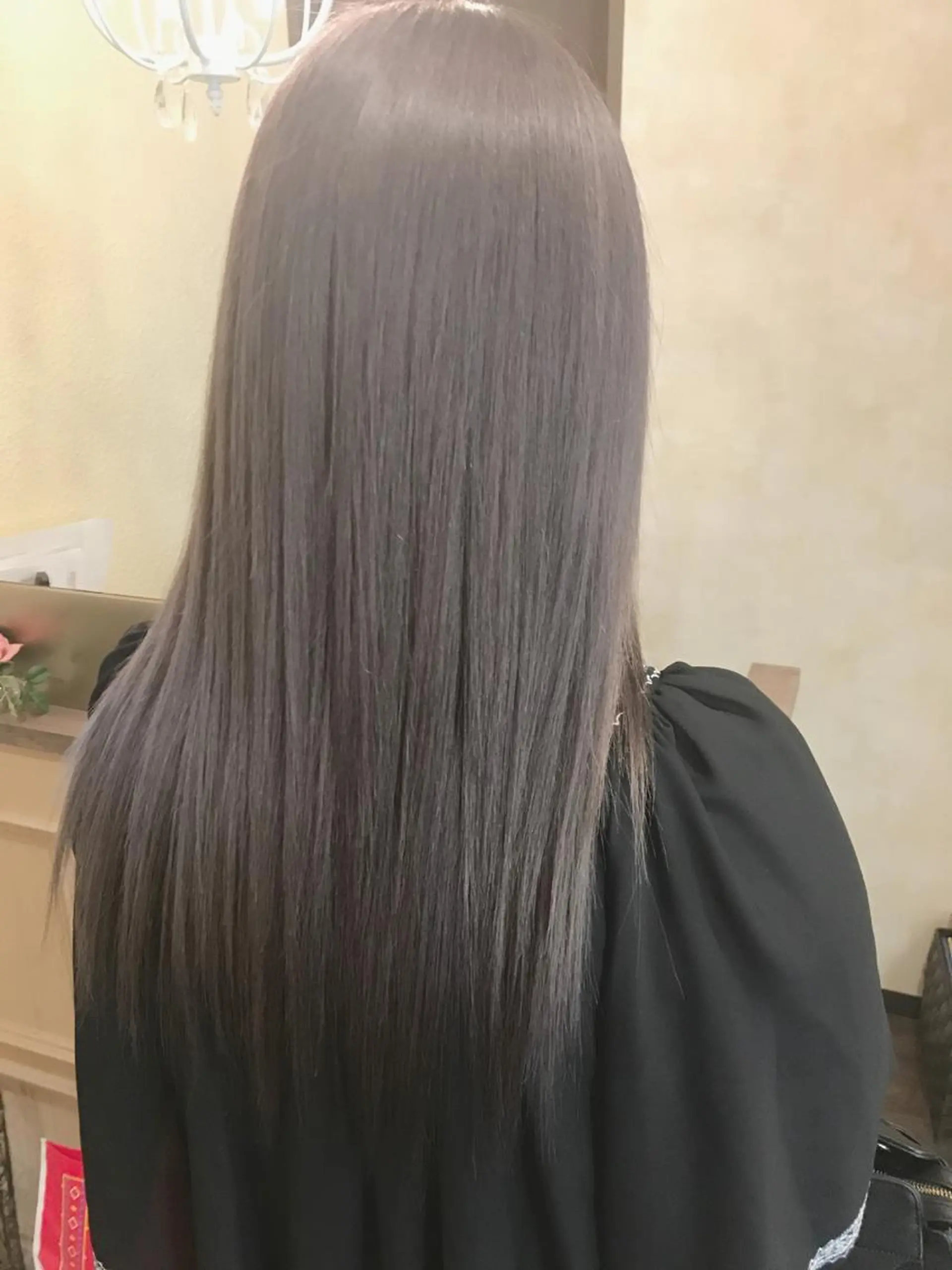 ロング カラー ブリーチ ケアブリーチ グレージュ ハイトーンカラー ハイトーングレージュ トリートメント 田井中 悠紀のヘアスタイル