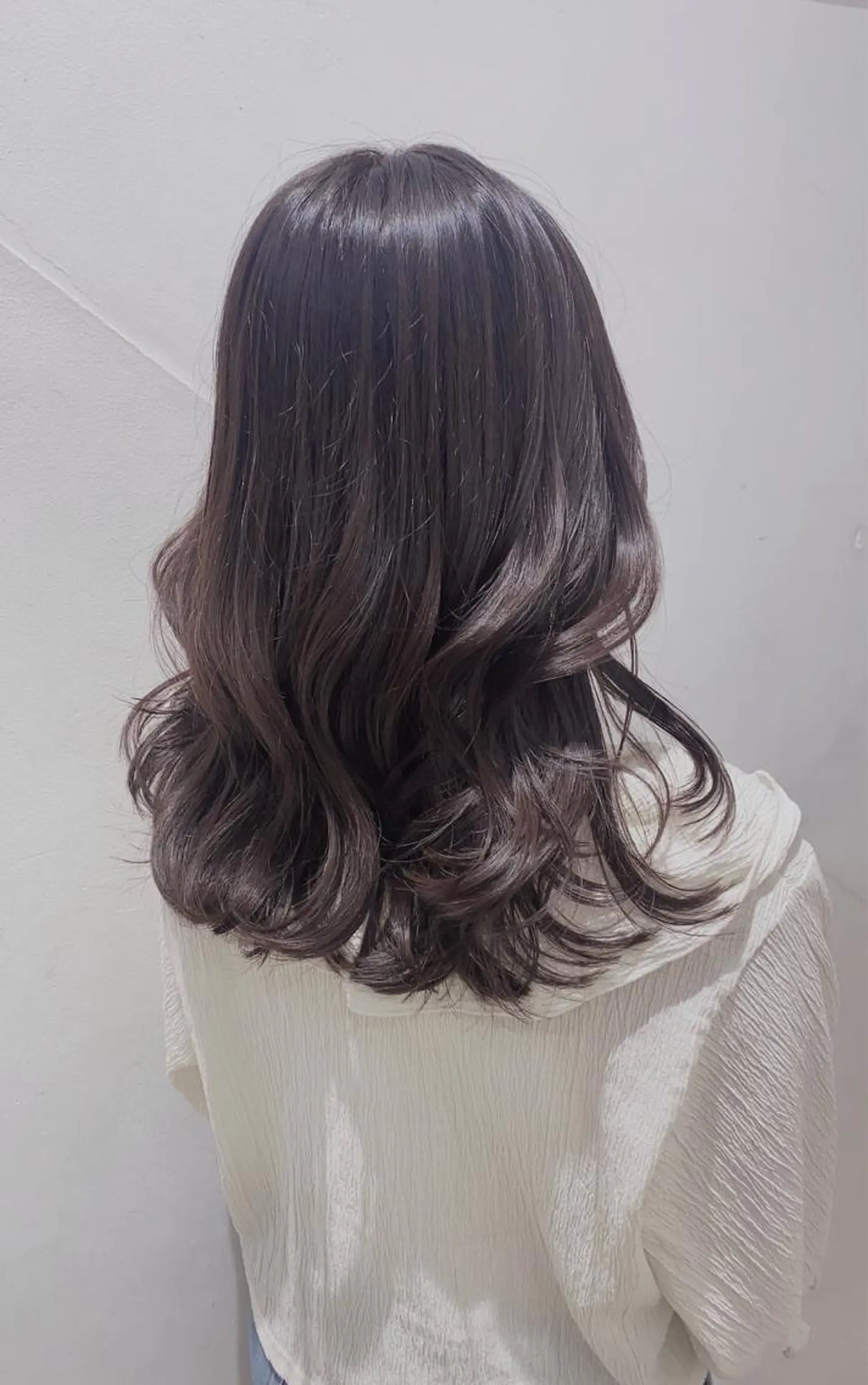 セミロング カラー ベージュカラー ラベンダーカラー ラベンダーベージュ ピンクカラー ピンクベージュ ✨くびれスタイル✨️ 戸嶋穂乃香のヘアスタイル