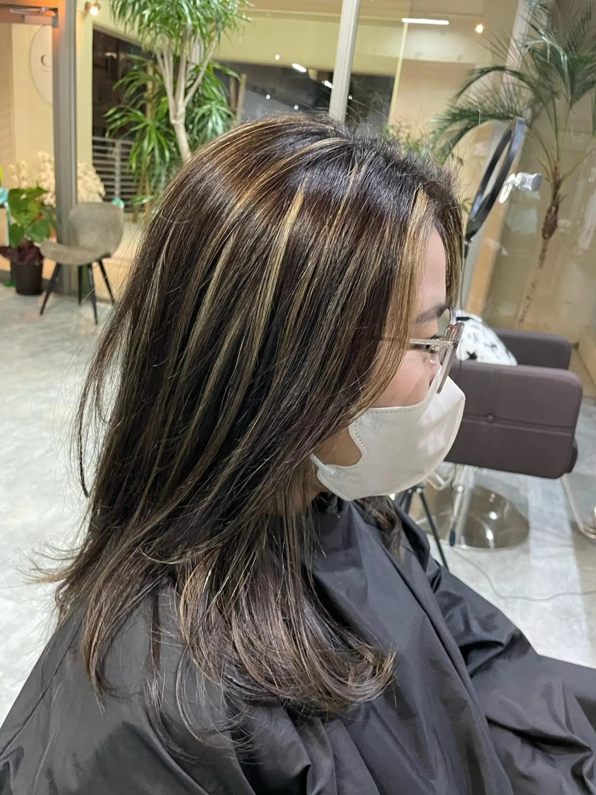 ミディアム アッシュ 韓国風カラー ボブ ハイライト 韓国風ヘア andKおもろまち店 艶ダブルカラー✨のヘアスタイル
